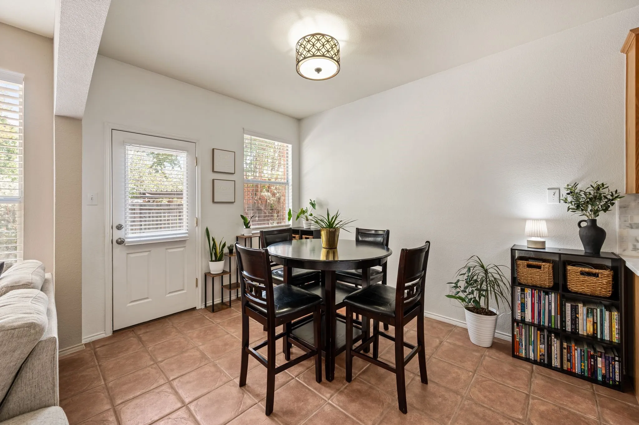 Single Family Residence For Sale in Tarrant County , 8404 Island Court, Fort Worth, Texas 76137, 3 Bedroom, 2 Bathroom, 2 Garage spaces, 2,033 Sqft, built in 2001, mls#21385766, Real Estate Agent in Fort Worth, Homes For Sale in Tarrant county, Homes For Sale in Fort Worth, Realtor in Fort Worth Texas, Real Estate Brokerage Independent Realty Texas, Luminita Cordes Realtor