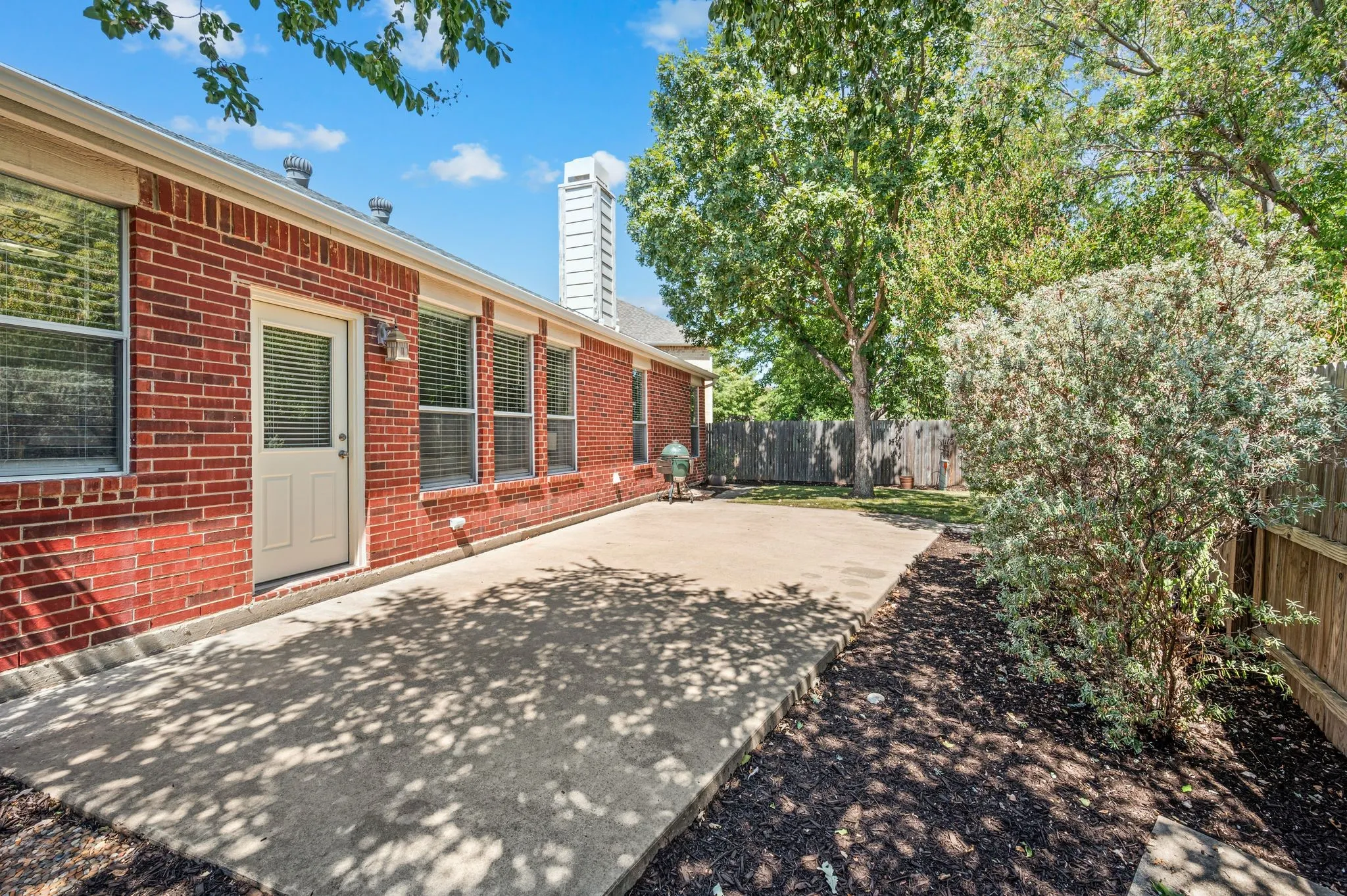 Single Family Residence For Sale in Tarrant County , 8404 Island Court, Fort Worth, Texas 76137, 3 Bedroom, 2 Bathroom, 2 Garage spaces, 2,033 Sqft, built in 2001, mls#21385766, Real Estate Agent in Fort Worth, Homes For Sale in Tarrant county, Homes For Sale in Fort Worth, Realtor in Fort Worth Texas, Real Estate Brokerage Independent Realty Texas, Luminita Cordes Realtor