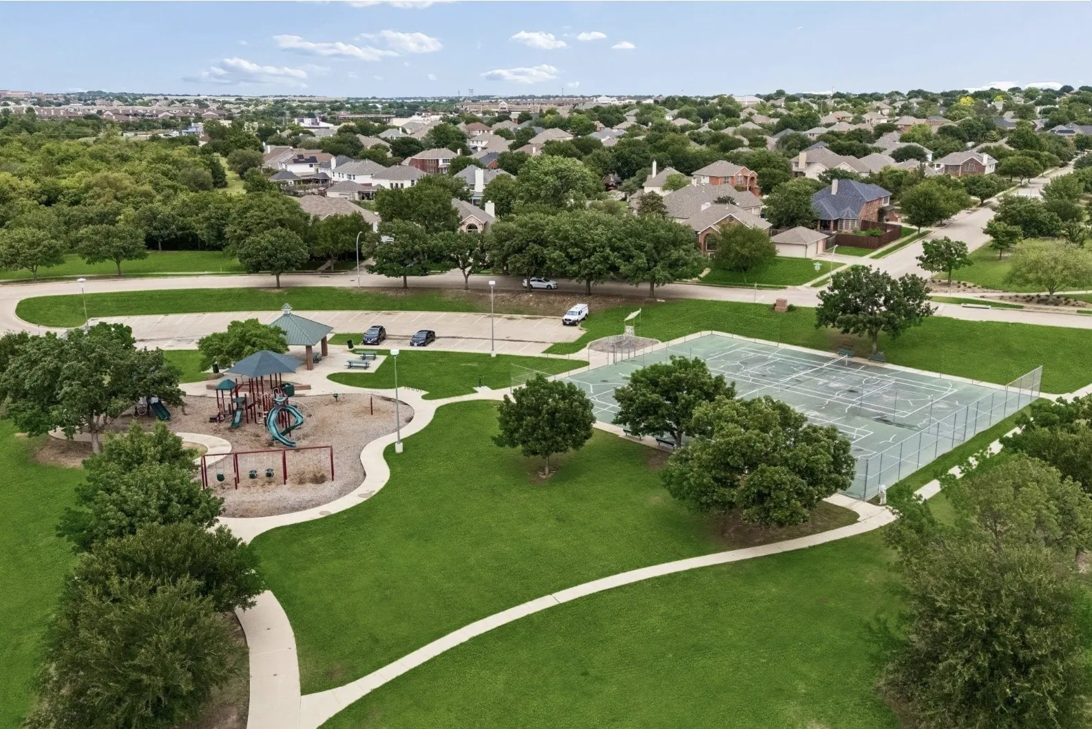Single Family Residence For Sale in Tarrant County , 8404 Island Court, Fort Worth, Texas 76137, 3 Bedroom, 2 Bathroom, 2 Garage spaces, 2,033 Sqft, built in 2001, mls#21385766, Real Estate Agent in Fort Worth, Homes For Sale in Tarrant county, Homes For Sale in Fort Worth, Realtor in Fort Worth Texas, Real Estate Brokerage Independent Realty Texas, Luminita Cordes Realtor