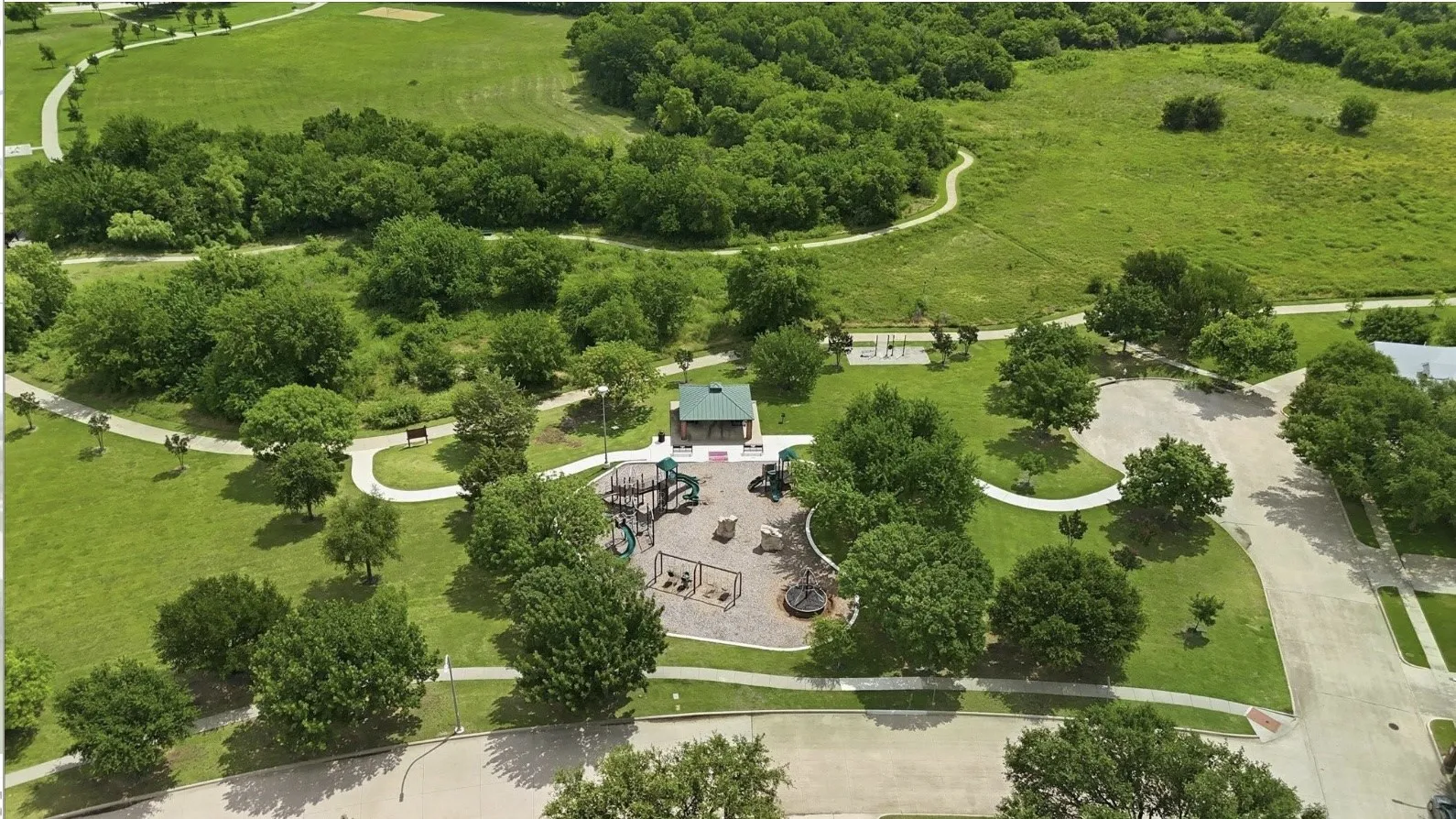 Single Family Residence For Sale in Tarrant County , 8404 Island Court, Fort Worth, Texas 76137, 3 Bedroom, 2 Bathroom, 2 Garage spaces, 2,033 Sqft, built in 2001, mls#21385766, Real Estate Agent in Fort Worth, Homes For Sale in Tarrant county, Homes For Sale in Fort Worth, Realtor in Fort Worth Texas, Real Estate Brokerage Independent Realty Texas, Luminita Cordes Realtor