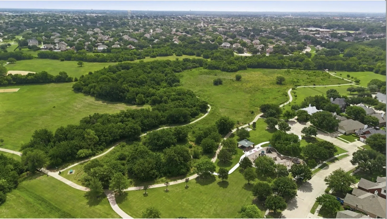 Single Family Residence For Sale in Tarrant County , 8404 Island Court, Fort Worth, Texas 76137, 3 Bedroom, 2 Bathroom, 2 Garage spaces, 2,033 Sqft, built in 2001, mls#21385766, Real Estate Agent in Fort Worth, Homes For Sale in Tarrant county, Homes For Sale in Fort Worth, Realtor in Fort Worth Texas, Real Estate Brokerage Independent Realty Texas, Luminita Cordes Realtor