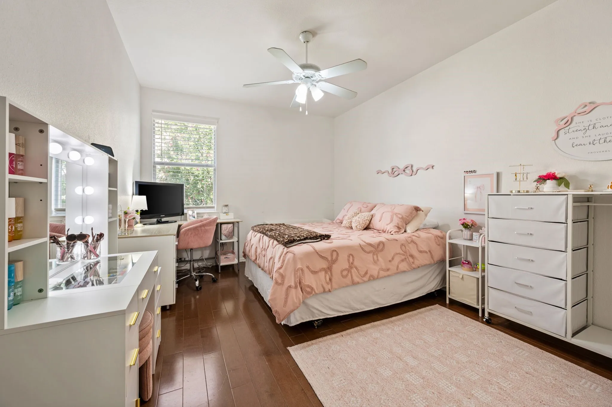 Single Family Residence For Sale in Tarrant County , 8404 Island Court, Fort Worth, Texas 76137, 3 Bedroom, 2 Bathroom, 2 Garage spaces, 2,033 Sqft, built in 2001, mls#21385766, Real Estate Agent in Fort Worth, Homes For Sale in Tarrant county, Homes For Sale in Fort Worth, Realtor in Fort Worth Texas, Real Estate Brokerage Independent Realty Texas, Luminita Cordes Realtor