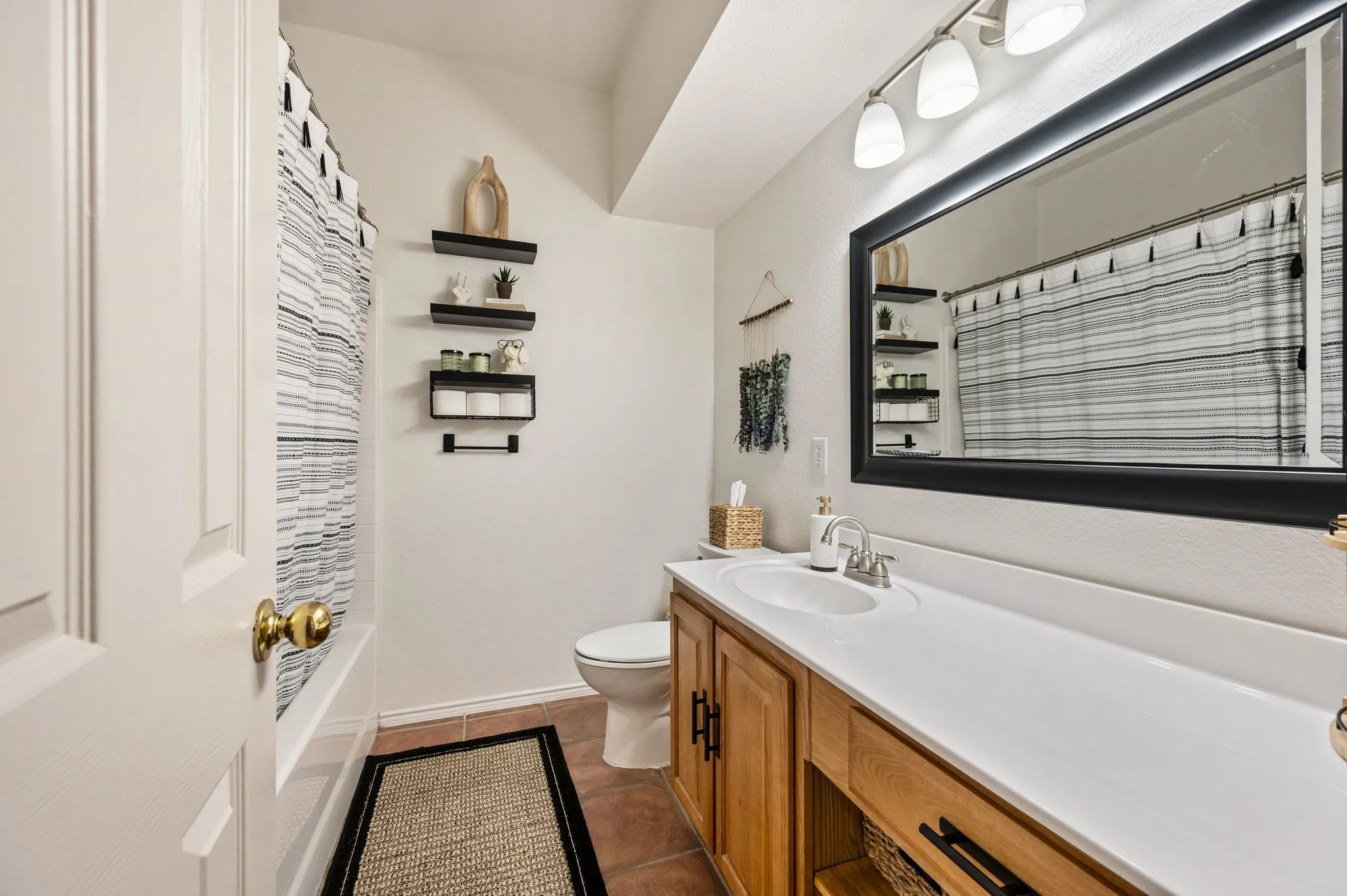 Single Family Residence For Sale in Tarrant County , 8404 Island Court, Fort Worth, Texas 76137, 3 Bedroom, 2 Bathroom, 2 Garage spaces, 2,033 Sqft, built in 2001, mls#21385766, Real Estate Agent in Fort Worth, Homes For Sale in Tarrant county, Homes For Sale in Fort Worth, Realtor in Fort Worth Texas, Real Estate Brokerage Independent Realty Texas, Luminita Cordes Realtor