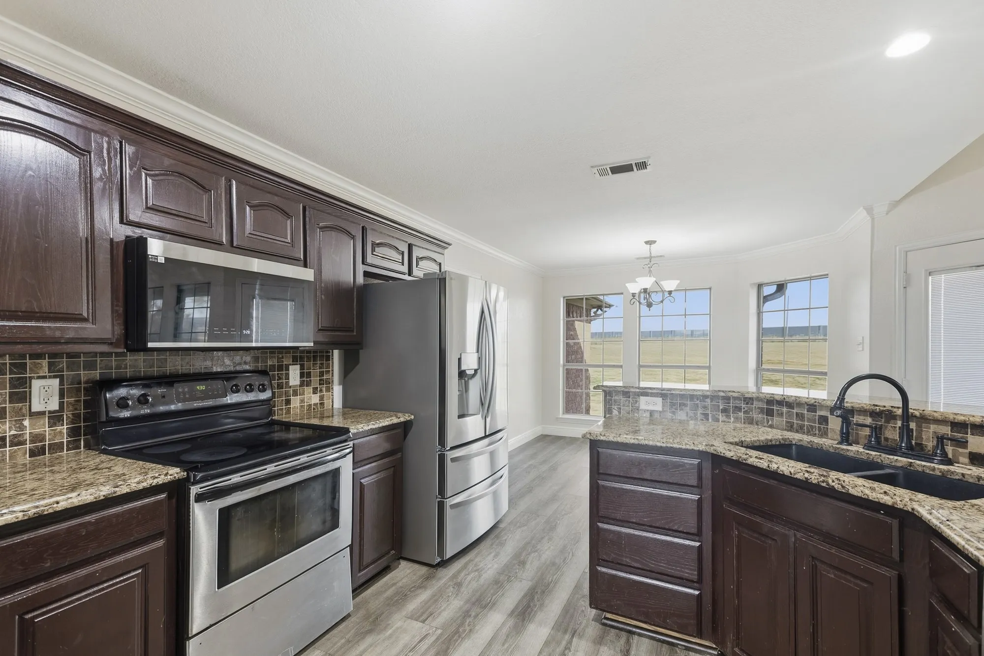 Single Family Residence For Sale in Kaufman County , 16422 Prairie Meadow, Forney, Texas 75126, 4 Bedroom, 2 Bathroom, 2 Garage spaces, 2,380 Sqft, built in 2004, mls#21386385, Real Estate Agent in Forney, Homes For Sale in Kaufman county, Homes For Sale in Forney, Realtor in Forney Texas, Real Estate Brokerage Independent Realty Texas, Luminita Cordes Realtor