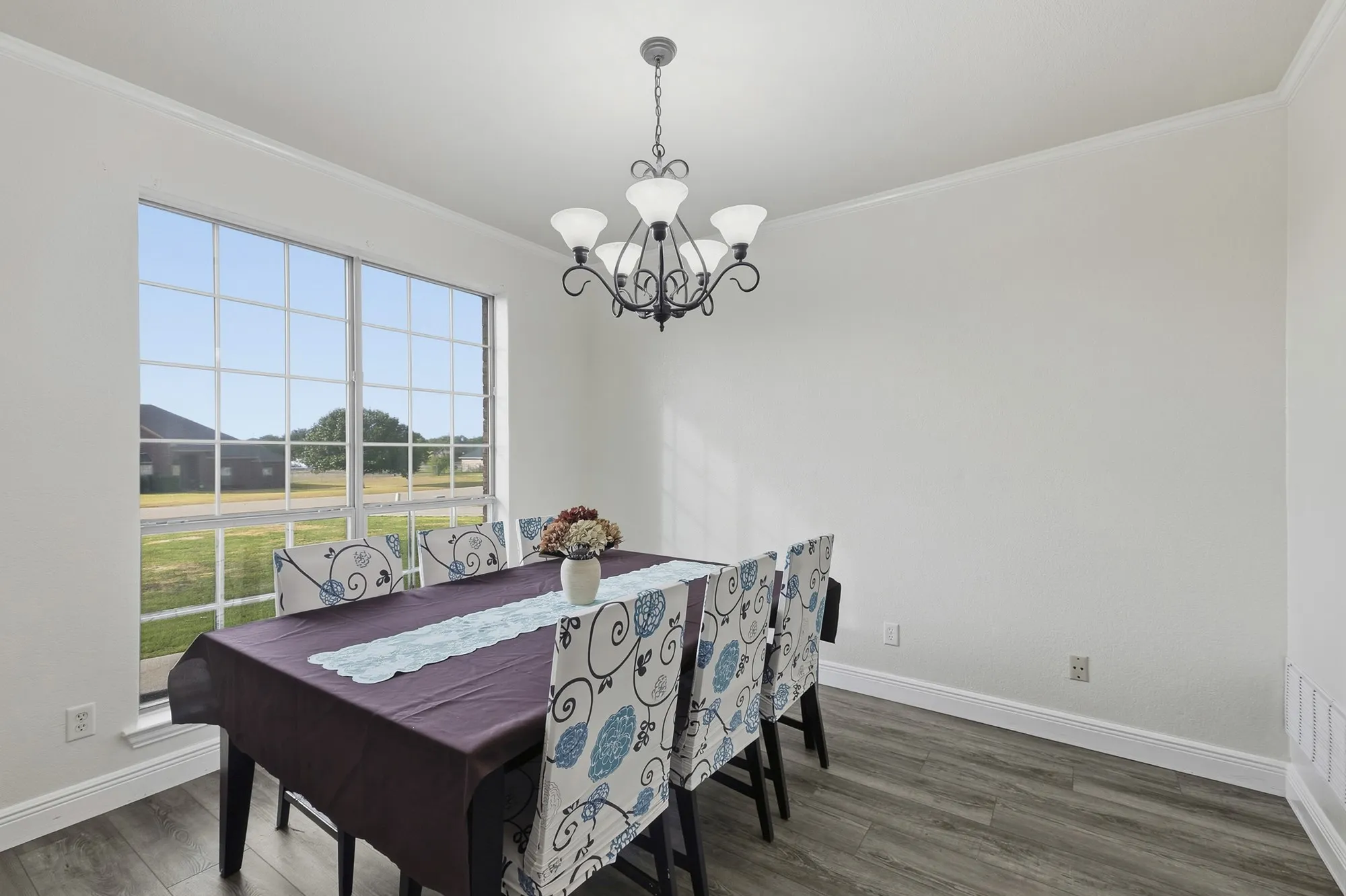 Single Family Residence For Sale in Kaufman County , 16422 Prairie Meadow, Forney, Texas 75126, 4 Bedroom, 2 Bathroom, 2 Garage spaces, 2,380 Sqft, built in 2004, mls#21386385, Real Estate Agent in Forney, Homes For Sale in Kaufman county, Homes For Sale in Forney, Realtor in Forney Texas, Real Estate Brokerage Independent Realty Texas, Luminita Cordes Realtor