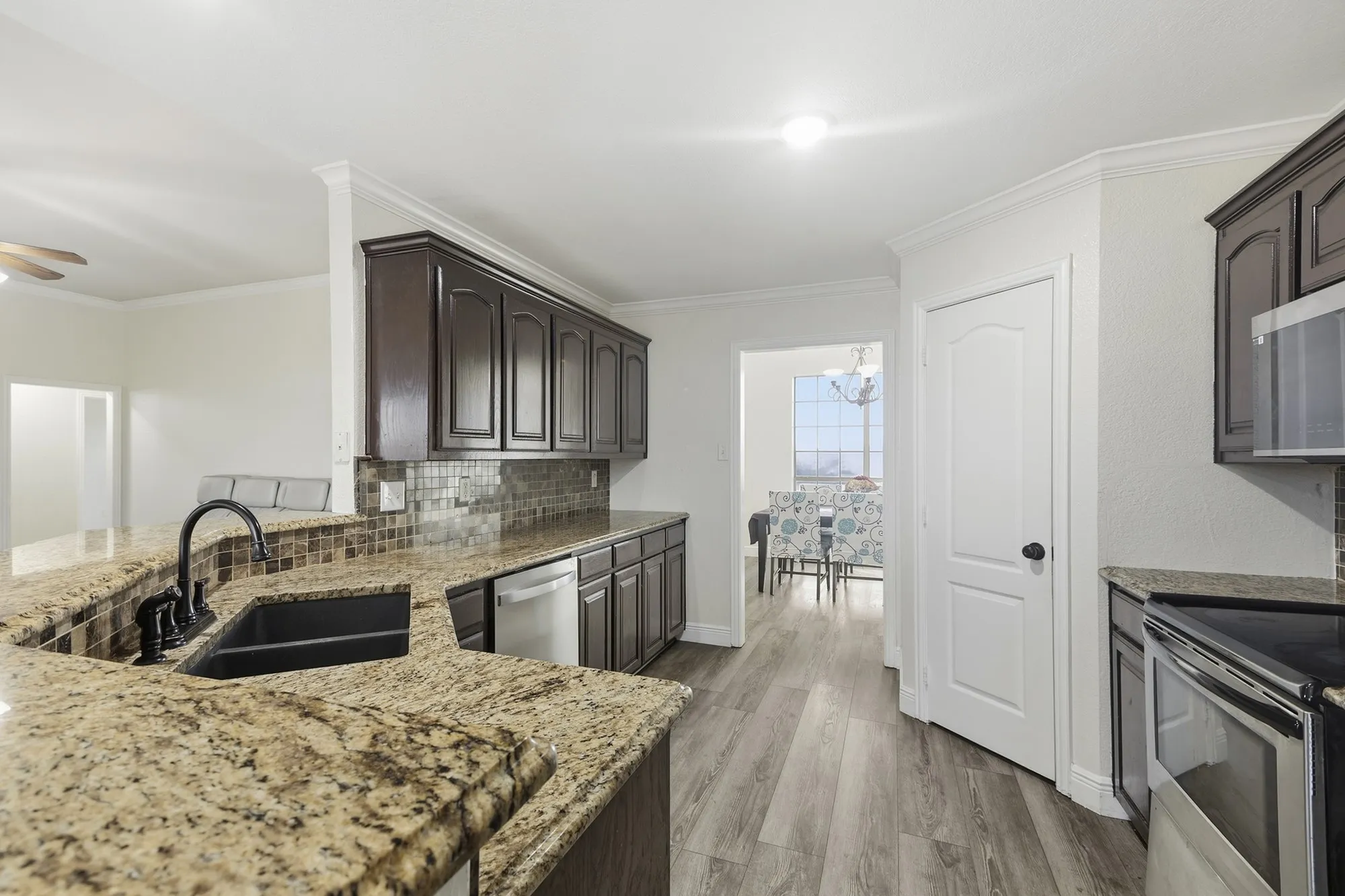 Single Family Residence For Sale in Kaufman County , 16422 Prairie Meadow, Forney, Texas 75126, 4 Bedroom, 2 Bathroom, 2 Garage spaces, 2,380 Sqft, built in 2004, mls#21386385, Real Estate Agent in Forney, Homes For Sale in Kaufman county, Homes For Sale in Forney, Realtor in Forney Texas, Real Estate Brokerage Independent Realty Texas, Luminita Cordes Realtor