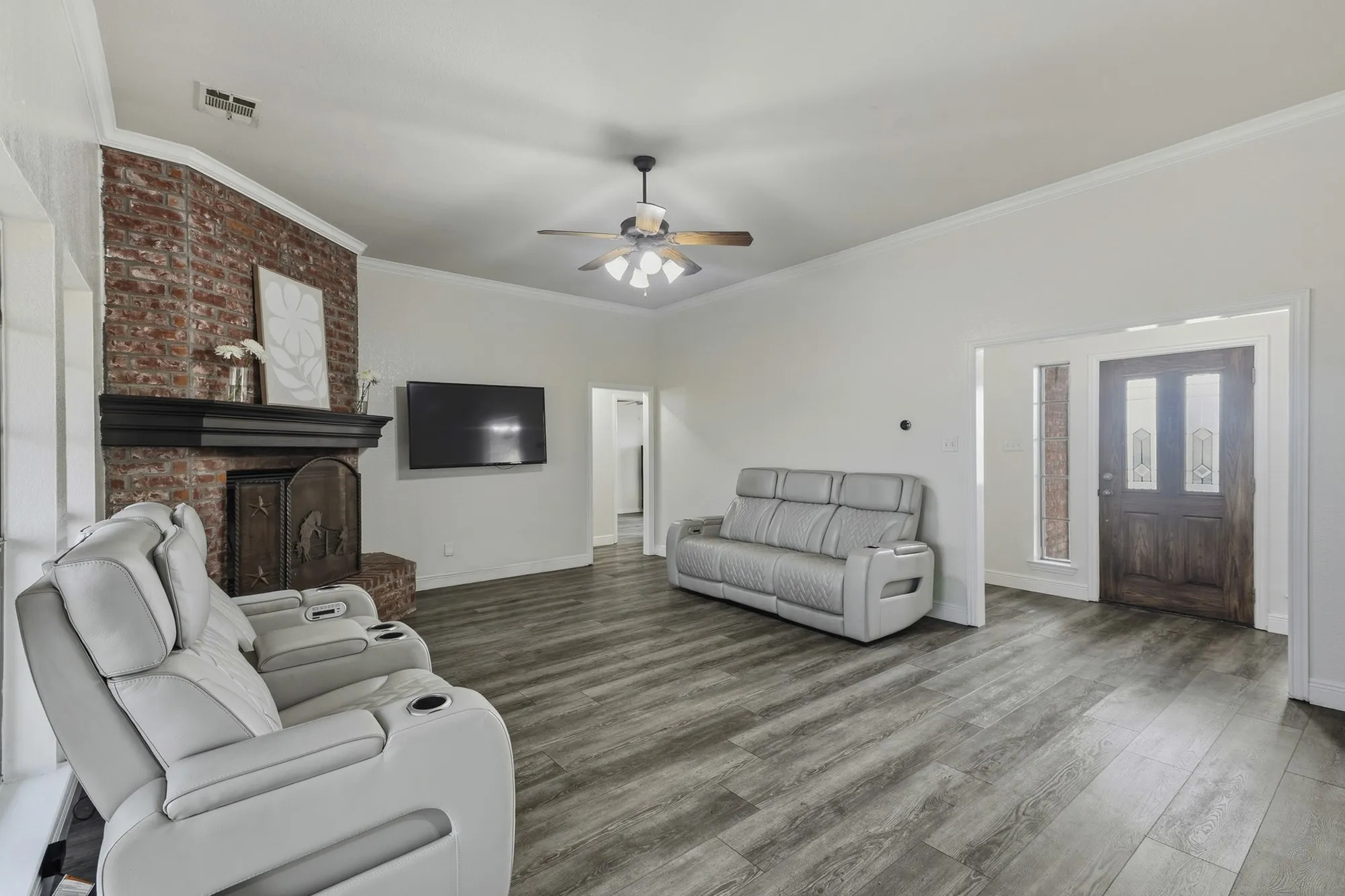 Single Family Residence For Sale in Kaufman County , 16422 Prairie Meadow, Forney, Texas 75126, 4 Bedroom, 2 Bathroom, 2 Garage spaces, 2,380 Sqft, built in 2004, mls#21386385, Real Estate Agent in Forney, Homes For Sale in Kaufman county, Homes For Sale in Forney, Realtor in Forney Texas, Real Estate Brokerage Independent Realty Texas, Luminita Cordes Realtor