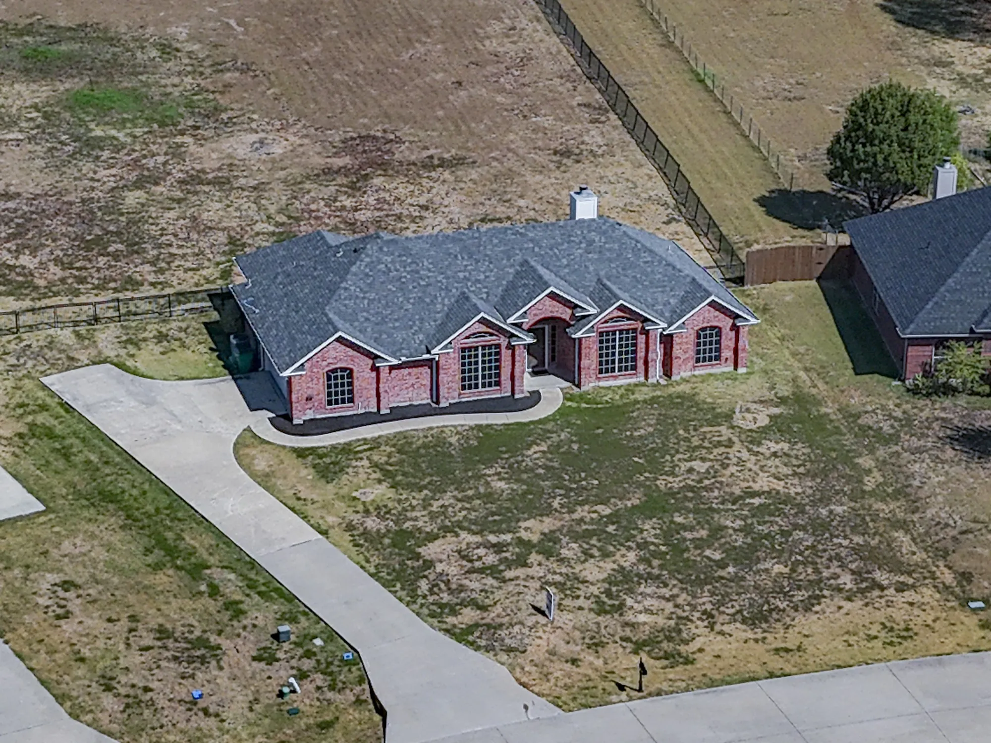 Single Family Residence For Sale in Kaufman County , 16422 Prairie Meadow, Forney, Texas 75126, 4 Bedroom, 2 Bathroom, 2 Garage spaces, 2,380 Sqft, built in 2004, mls#21386385, Real Estate Agent in Forney, Homes For Sale in Kaufman county, Homes For Sale in Forney, Realtor in Forney Texas, Real Estate Brokerage Independent Realty Texas, Luminita Cordes Realtor