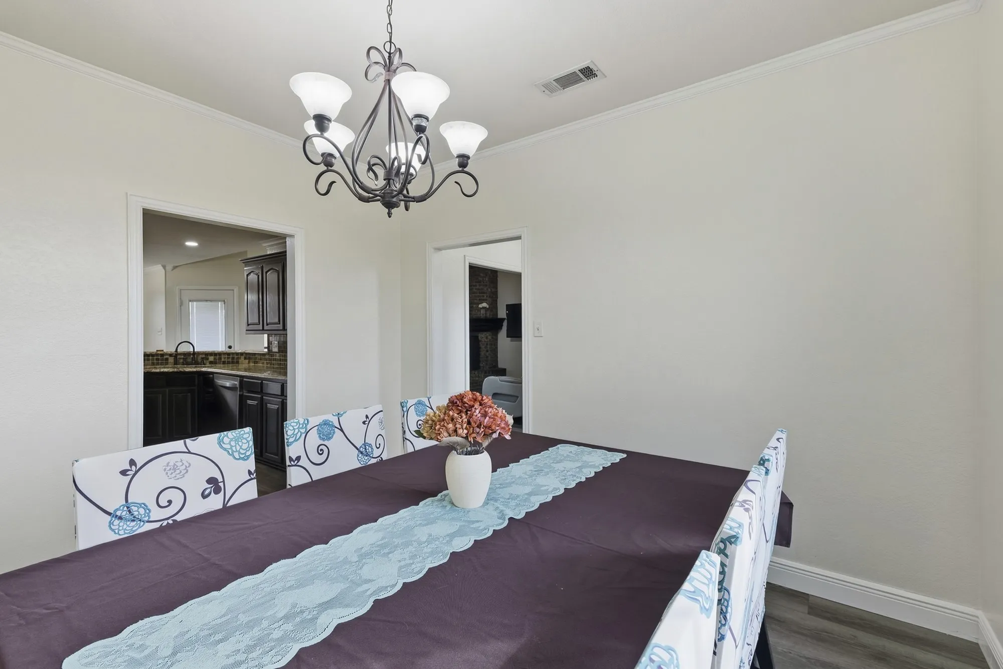 Single Family Residence For Sale in Kaufman County , 16422 Prairie Meadow, Forney, Texas 75126, 4 Bedroom, 2 Bathroom, 2 Garage spaces, 2,380 Sqft, built in 2004, mls#21386385, Real Estate Agent in Forney, Homes For Sale in Kaufman county, Homes For Sale in Forney, Realtor in Forney Texas, Real Estate Brokerage Independent Realty Texas, Luminita Cordes Realtor