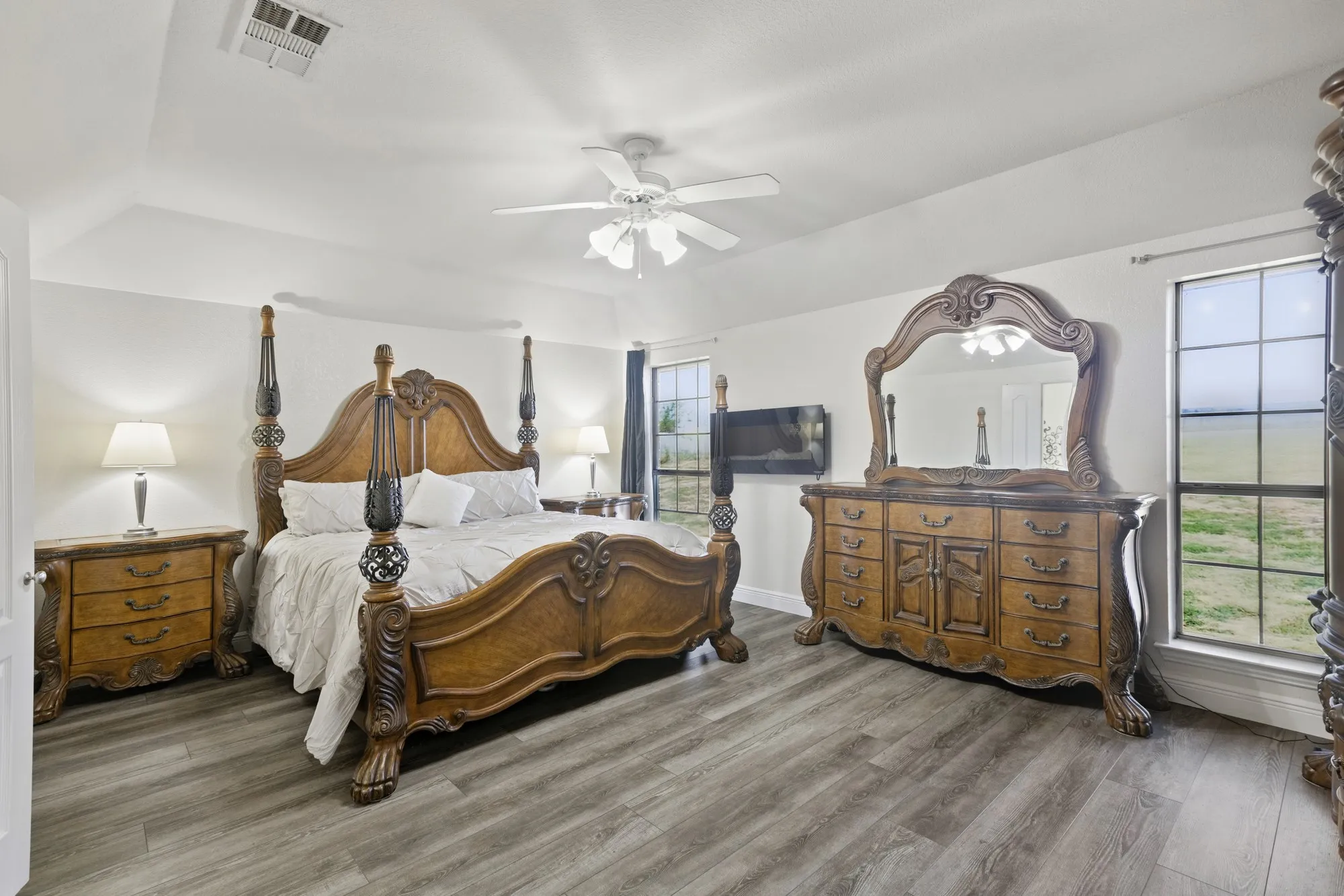 Single Family Residence For Sale in Kaufman County , 16422 Prairie Meadow, Forney, Texas 75126, 4 Bedroom, 2 Bathroom, 2 Garage spaces, 2,380 Sqft, built in 2004, mls#21386385, Real Estate Agent in Forney, Homes For Sale in Kaufman county, Homes For Sale in Forney, Realtor in Forney Texas, Real Estate Brokerage Independent Realty Texas, Luminita Cordes Realtor
