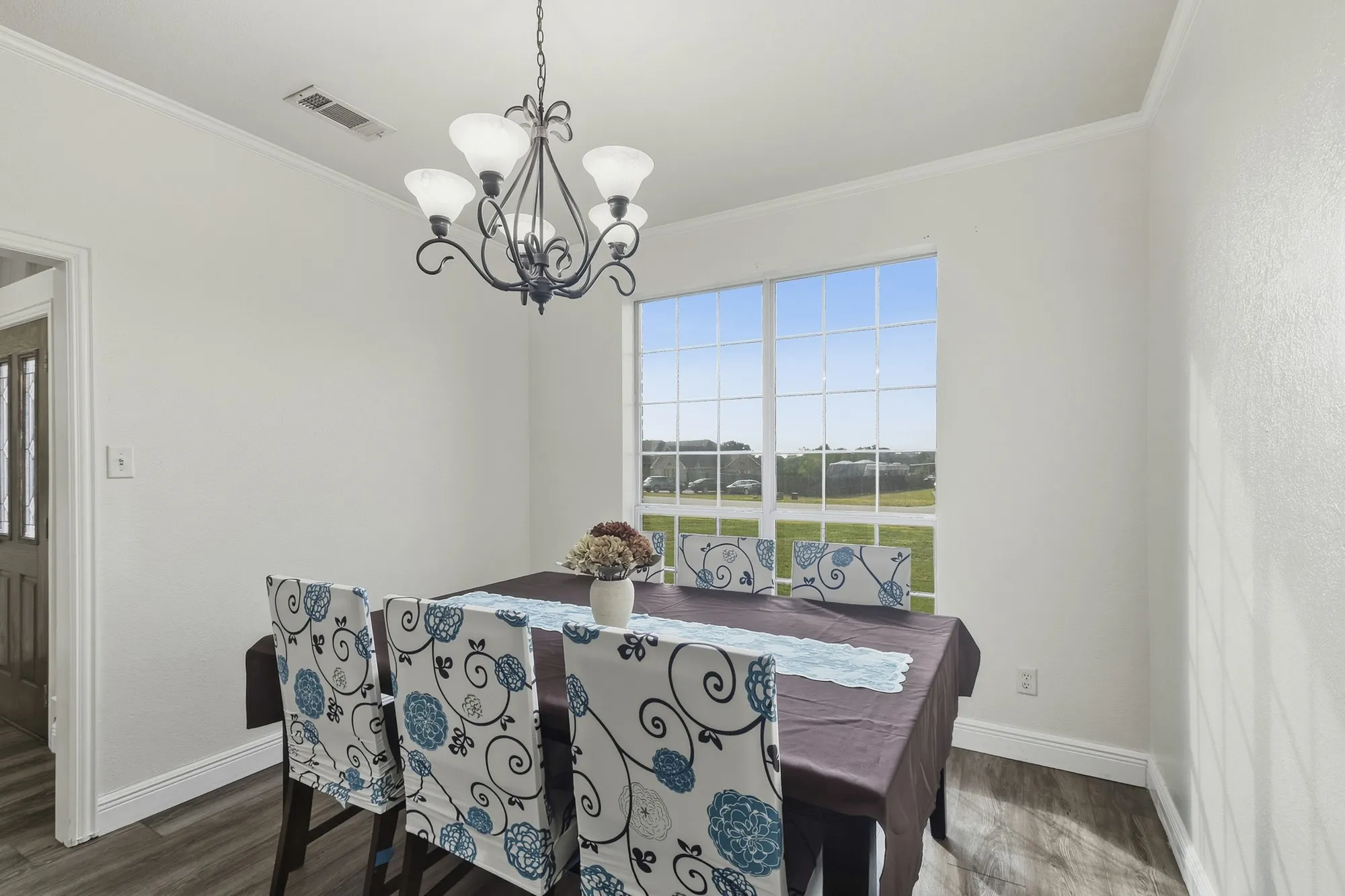 Single Family Residence For Sale in Kaufman County , 16422 Prairie Meadow, Forney, Texas 75126, 4 Bedroom, 2 Bathroom, 2 Garage spaces, 2,380 Sqft, built in 2004, mls#21386385, Real Estate Agent in Forney, Homes For Sale in Kaufman county, Homes For Sale in Forney, Realtor in Forney Texas, Real Estate Brokerage Independent Realty Texas, Luminita Cordes Realtor