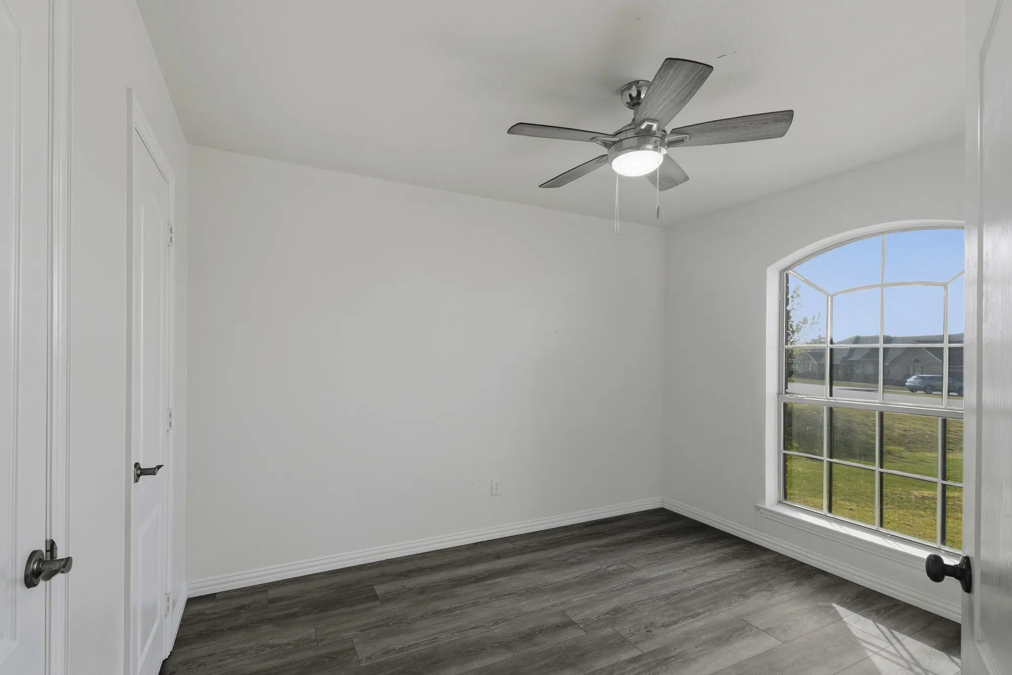 Single Family Residence For Sale in Kaufman County , 16422 Prairie Meadow, Forney, Texas 75126, 4 Bedroom, 2 Bathroom, 2 Garage spaces, 2,380 Sqft, built in 2004, mls#21386385, Real Estate Agent in Forney, Homes For Sale in Kaufman county, Homes For Sale in Forney, Realtor in Forney Texas, Real Estate Brokerage Independent Realty Texas, Luminita Cordes Realtor