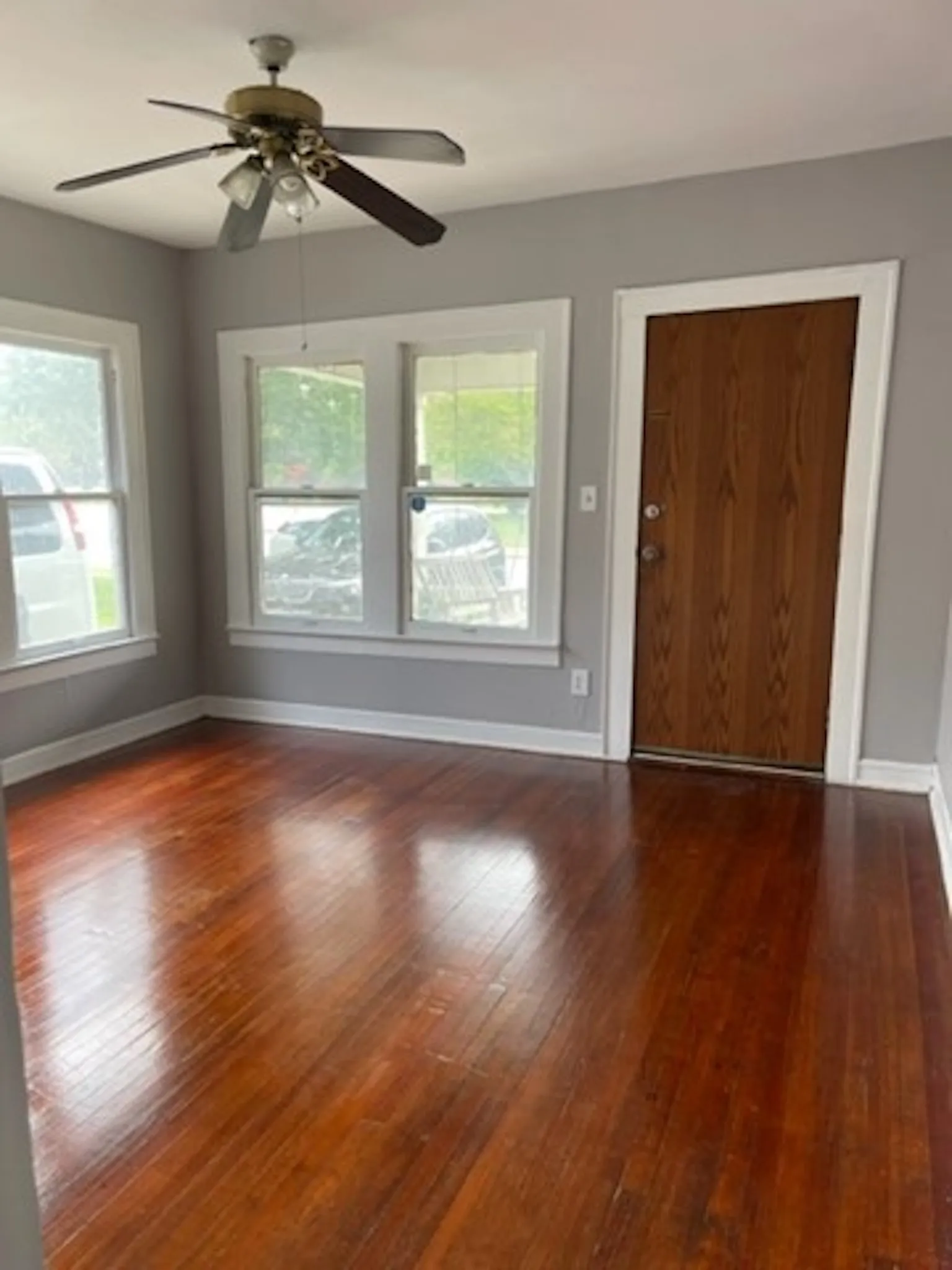 Duplex For Rent in Dallas County , 5721 Victor Street, Dallas, Texas 75214, 2 Bedroom, 1 Bathroom, Garage spaces, 943 Sqft, built in 1943, mls#21386406, Real Estate Agent in Dallas, Homes For Rent in Dallas county, Homes For Rent in Dallas, Realtor in Dallas Texas, Real Estate Brokerage Independent Realty Texas, Luminita Cordes Realtor