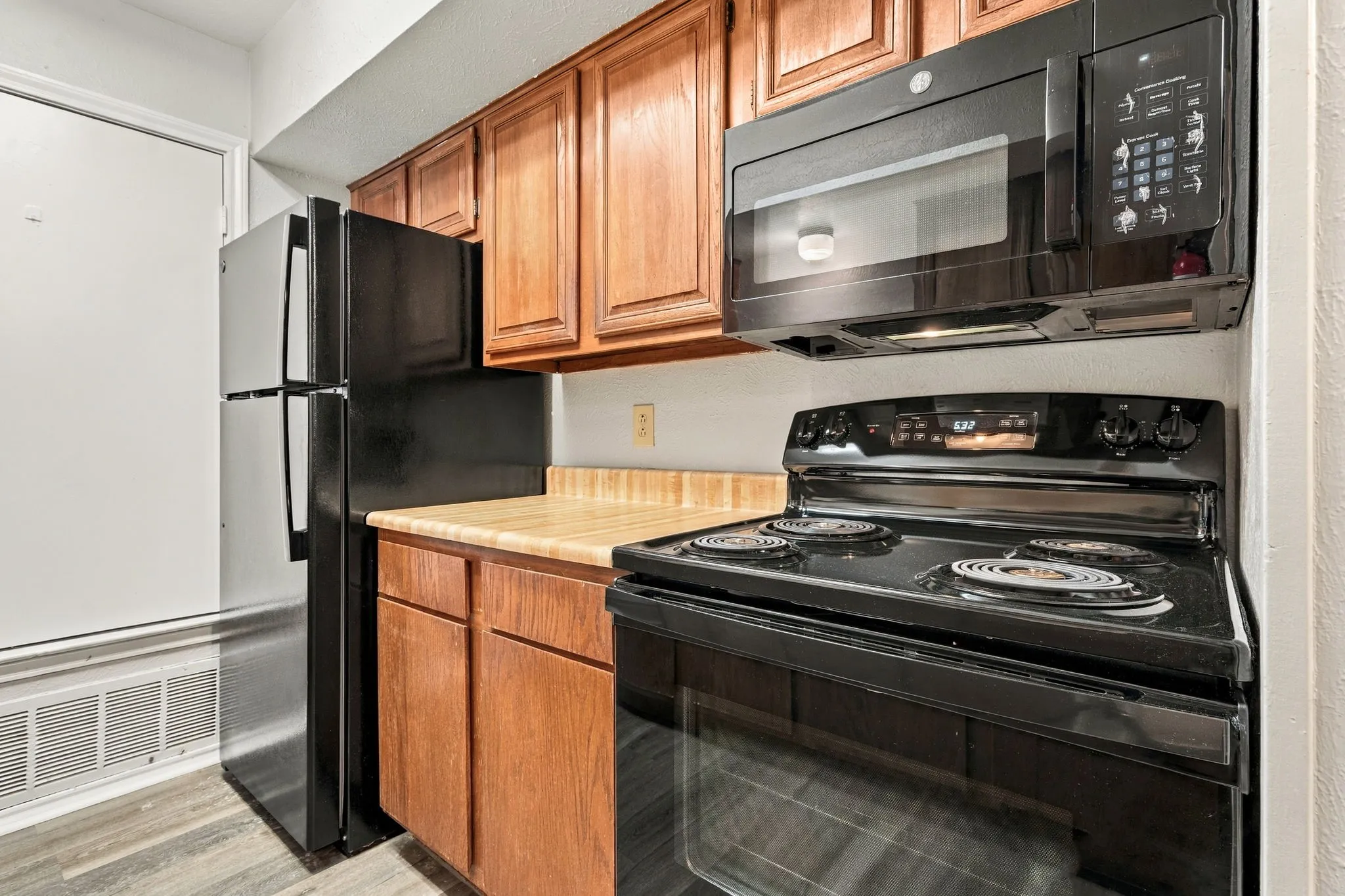 Single Family Residence For Rent in Denton County , 1108 N Elm Street 7, Denton, Texas 76201, 2 Bedroom, 2 Bathroom, Garage spaces, 5,472 Sqft, built in 1968, mls#21365964, Real Estate Agent in Denton, Homes For Rent in Denton county, Homes For Rent in Denton, Realtor in Denton Texas, Real Estate Brokerage Independent Realty Texas, Luminita Cordes Realtor