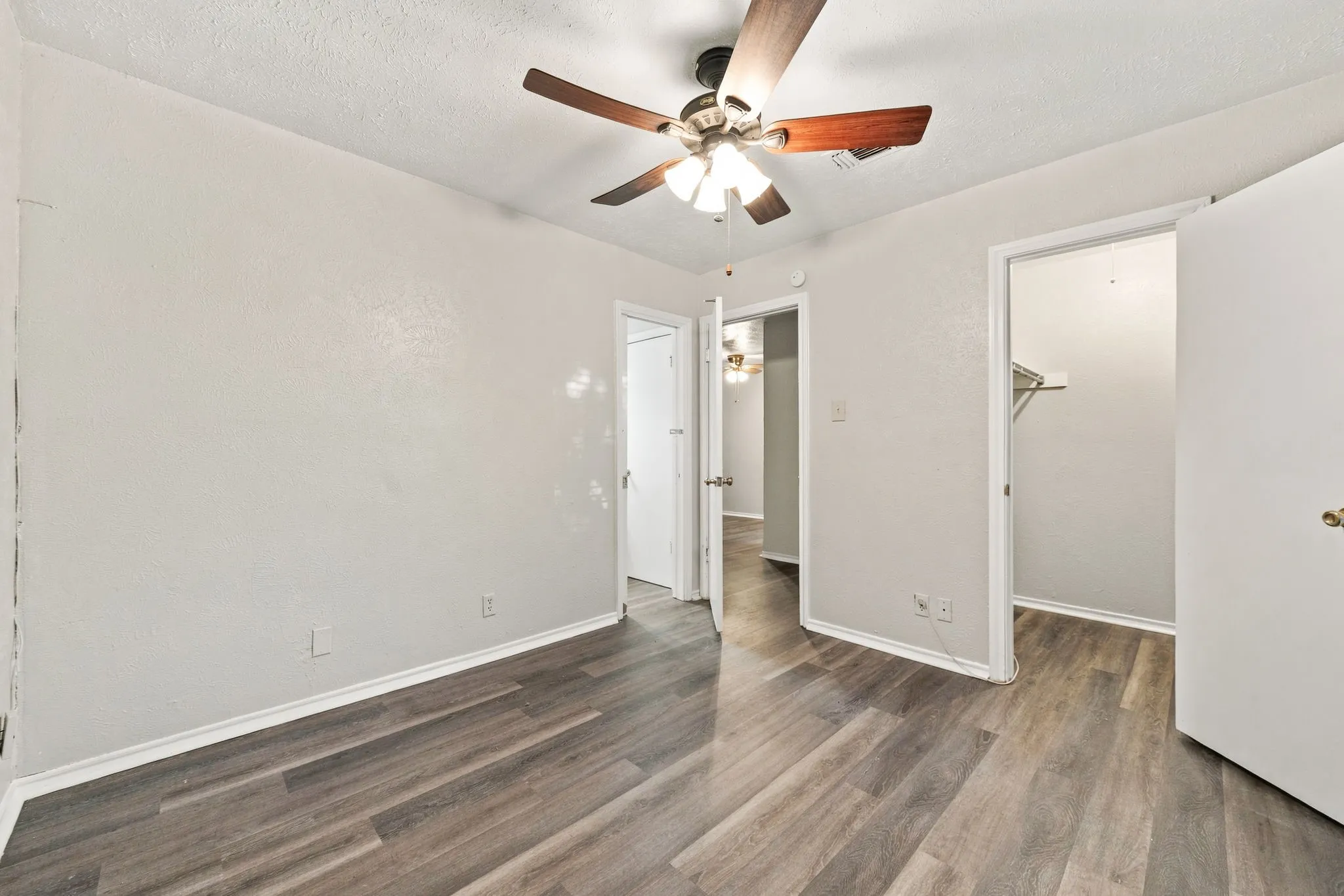 Single Family Residence For Rent in Denton County , 1108 N Elm Street 7, Denton, Texas 76201, 2 Bedroom, 2 Bathroom, Garage spaces, 5,472 Sqft, built in 1968, mls#21365964, Real Estate Agent in Denton, Homes For Rent in Denton county, Homes For Rent in Denton, Realtor in Denton Texas, Real Estate Brokerage Independent Realty Texas, Luminita Cordes Realtor