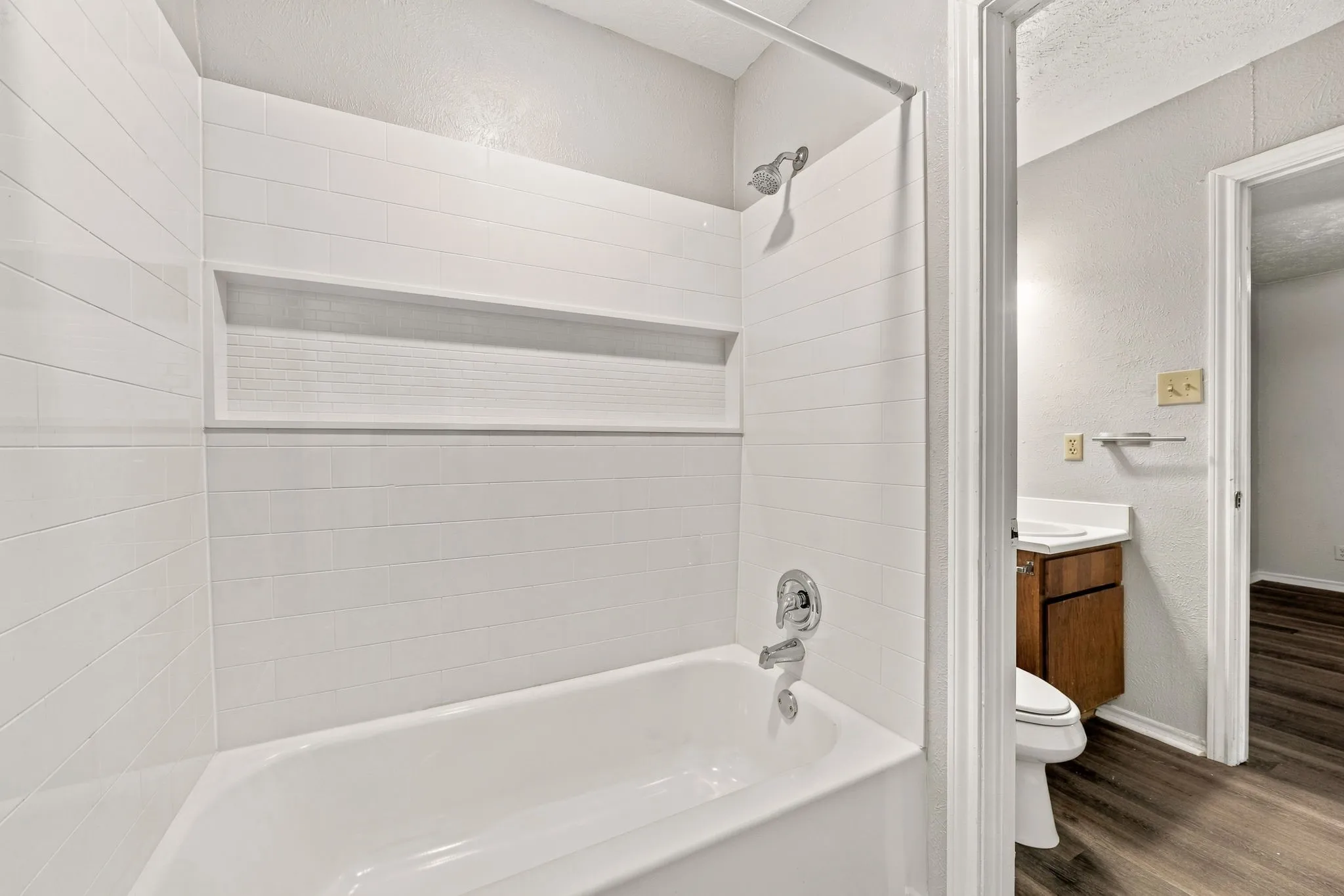 Single Family Residence For Rent in Denton County , 1108 N Elm Street 7, Denton, Texas 76201, 2 Bedroom, 2 Bathroom, Garage spaces, 5,472 Sqft, built in 1968, mls#21365964, Real Estate Agent in Denton, Homes For Rent in Denton county, Homes For Rent in Denton, Realtor in Denton Texas, Real Estate Brokerage Independent Realty Texas, Luminita Cordes Realtor