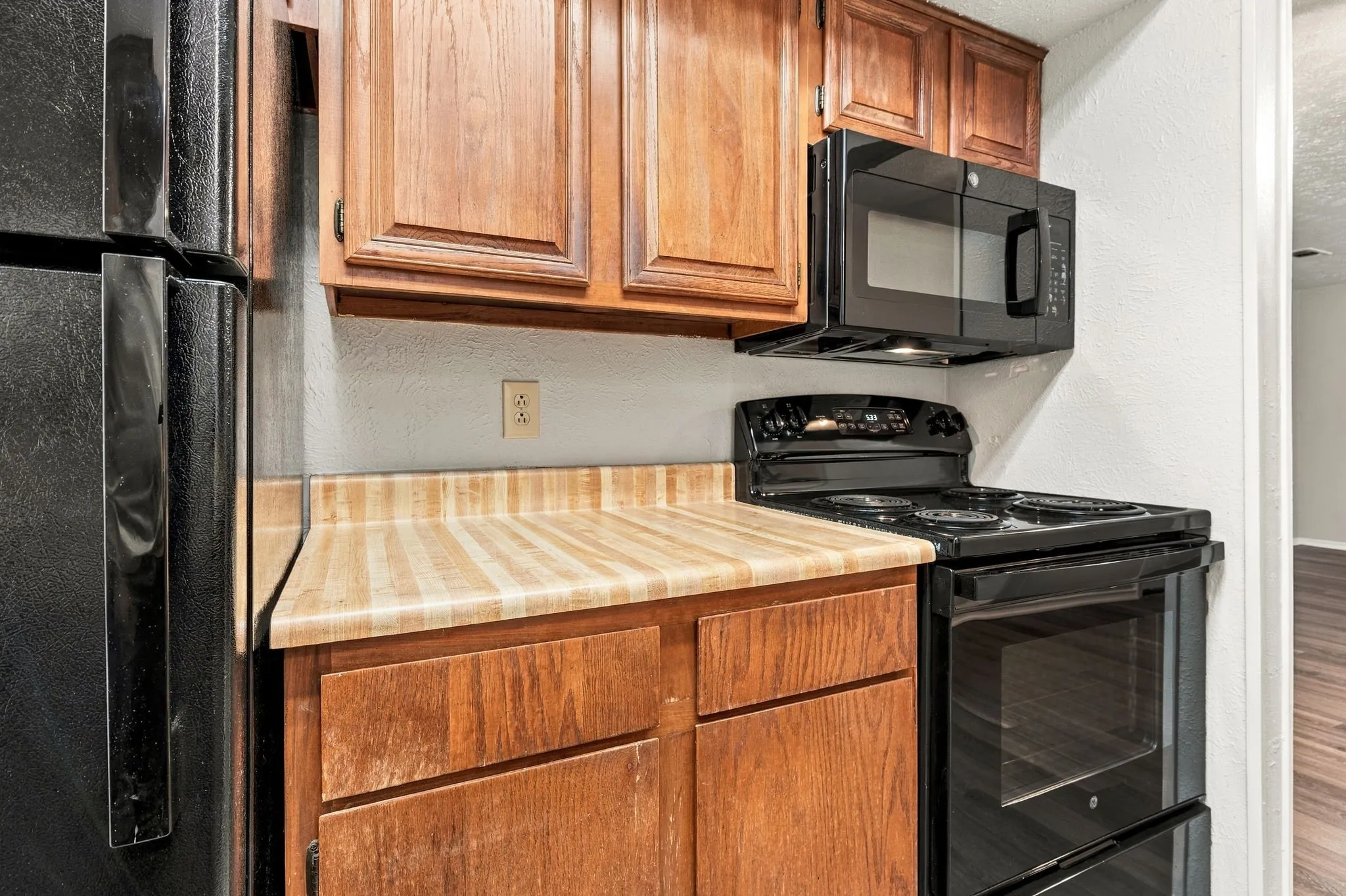 Single Family Residence For Rent in Denton County , 1108 N Elm Street 7, Denton, Texas 76201, 2 Bedroom, 2 Bathroom, Garage spaces, 5,472 Sqft, built in 1968, mls#21365964, Real Estate Agent in Denton, Homes For Rent in Denton county, Homes For Rent in Denton, Realtor in Denton Texas, Real Estate Brokerage Independent Realty Texas, Luminita Cordes Realtor