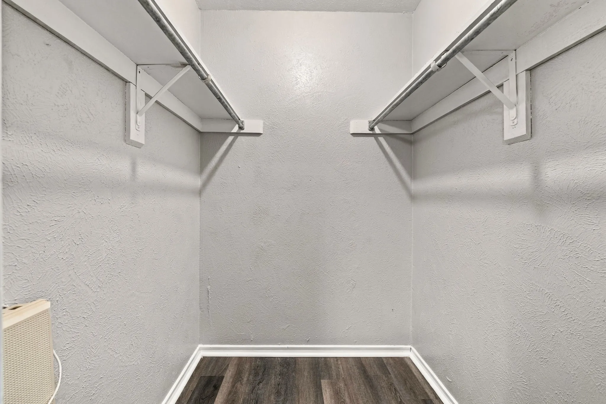 Single Family Residence For Rent in Denton County , 1108 N Elm Street 7, Denton, Texas 76201, 2 Bedroom, 2 Bathroom, Garage spaces, 5,472 Sqft, built in 1968, mls#21365964, Real Estate Agent in Denton, Homes For Rent in Denton county, Homes For Rent in Denton, Realtor in Denton Texas, Real Estate Brokerage Independent Realty Texas, Luminita Cordes Realtor