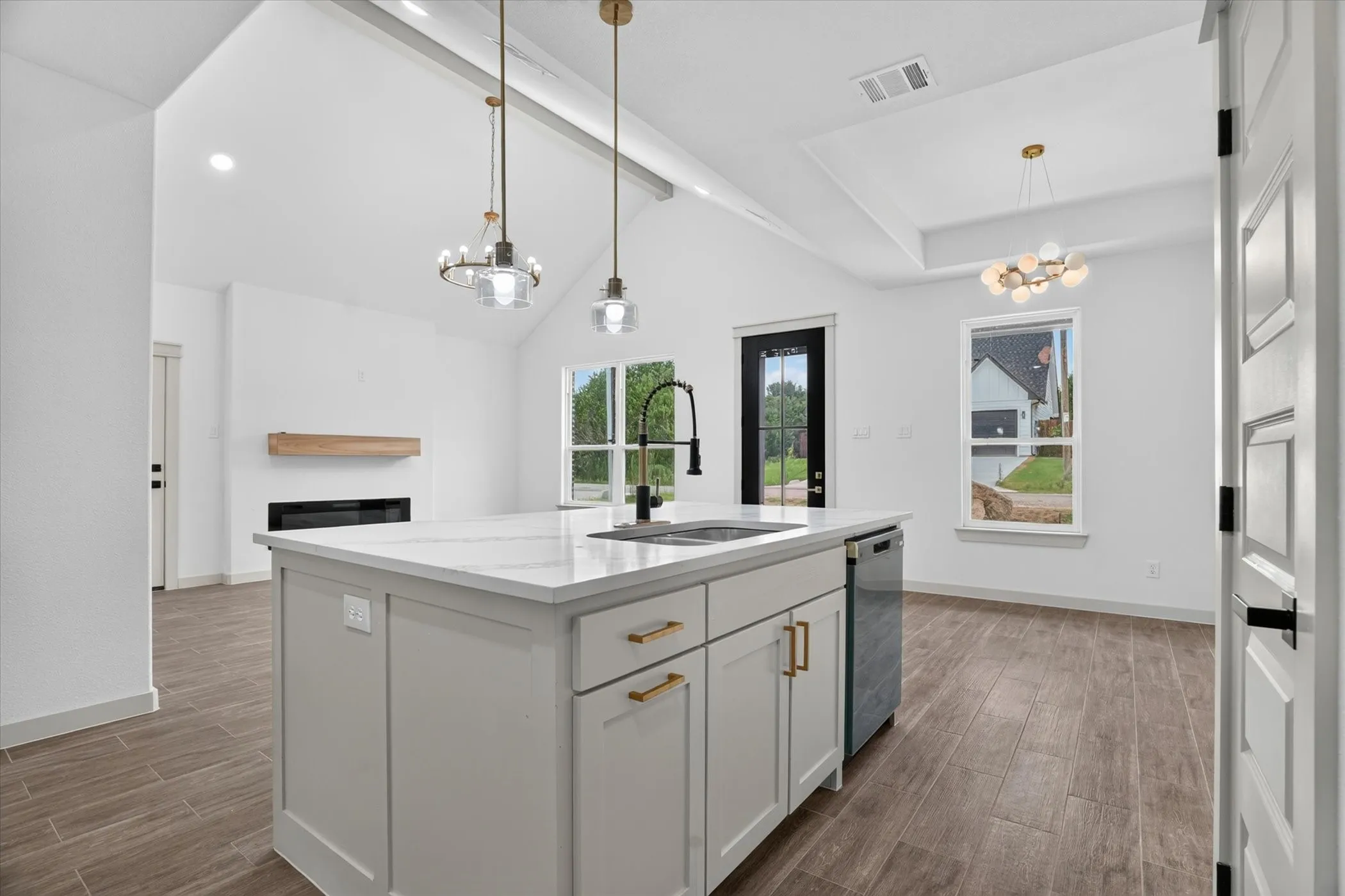 Single Family Residence For Rent in Hood County , 5849 Black Pine Circle, Granbury, Texas 76048, 3 Bedroom, 2 Bathroom, 1 Garage spaces, 1,307 Sqft, built in 2026, mls#21386409, Real Estate Agent in Granbury, Homes For Rent in Hood county, Homes For Rent in Granbury, Realtor in Granbury Texas, Real Estate Brokerage Independent Realty Texas, Luminita Cordes Realtor
