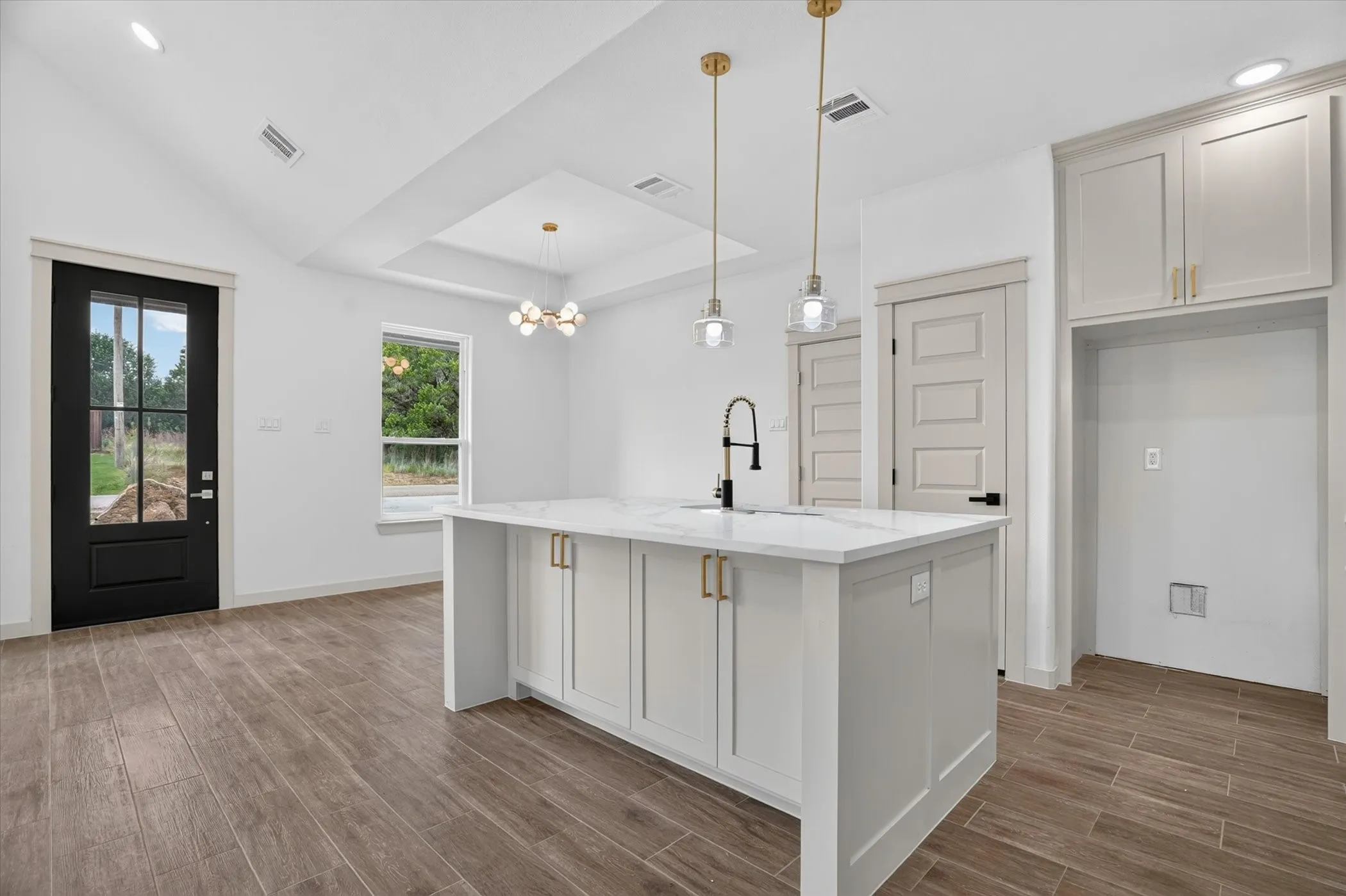 Single Family Residence For Rent in Hood County , 5849 Black Pine Circle, Granbury, Texas 76048, 3 Bedroom, 2 Bathroom, 1 Garage spaces, 1,307 Sqft, built in 2026, mls#21386409, Real Estate Agent in Granbury, Homes For Rent in Hood county, Homes For Rent in Granbury, Realtor in Granbury Texas, Real Estate Brokerage Independent Realty Texas, Luminita Cordes Realtor