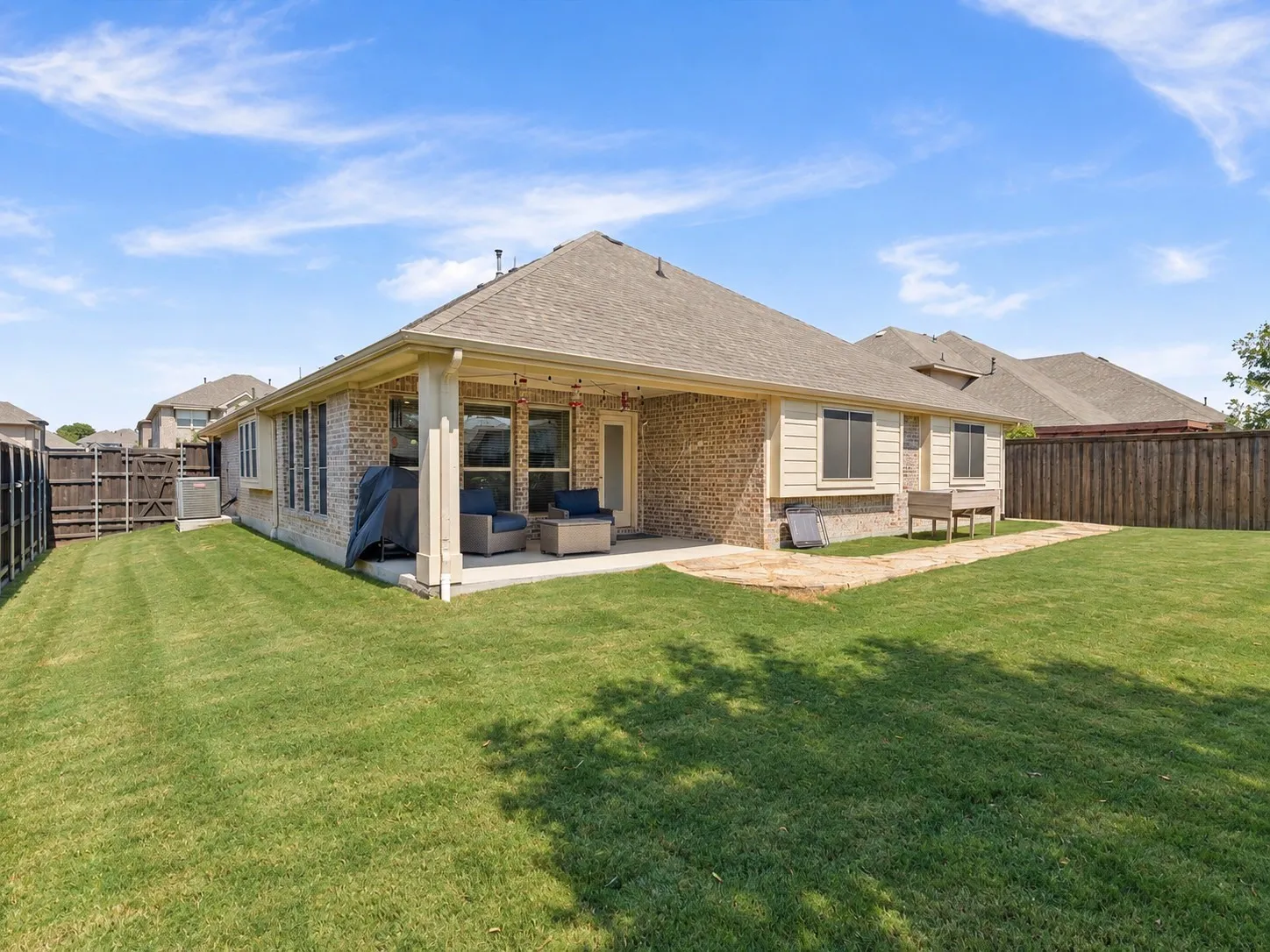 Single Family Residence For Sale in Collin County , 1120 Pheasant Crossing, Wylie, Texas 75098, 4 Bedroom, 2 Bathroom, 2 Garage spaces, 2,239 Sqft, built in 2019, mls#21385633, Real Estate Agent in Wylie, Homes For Sale in Collin county, Homes For Sale in Wylie, Realtor in Wylie Texas, Real Estate Brokerage Independent Realty Texas, Luminita Cordes Realtor