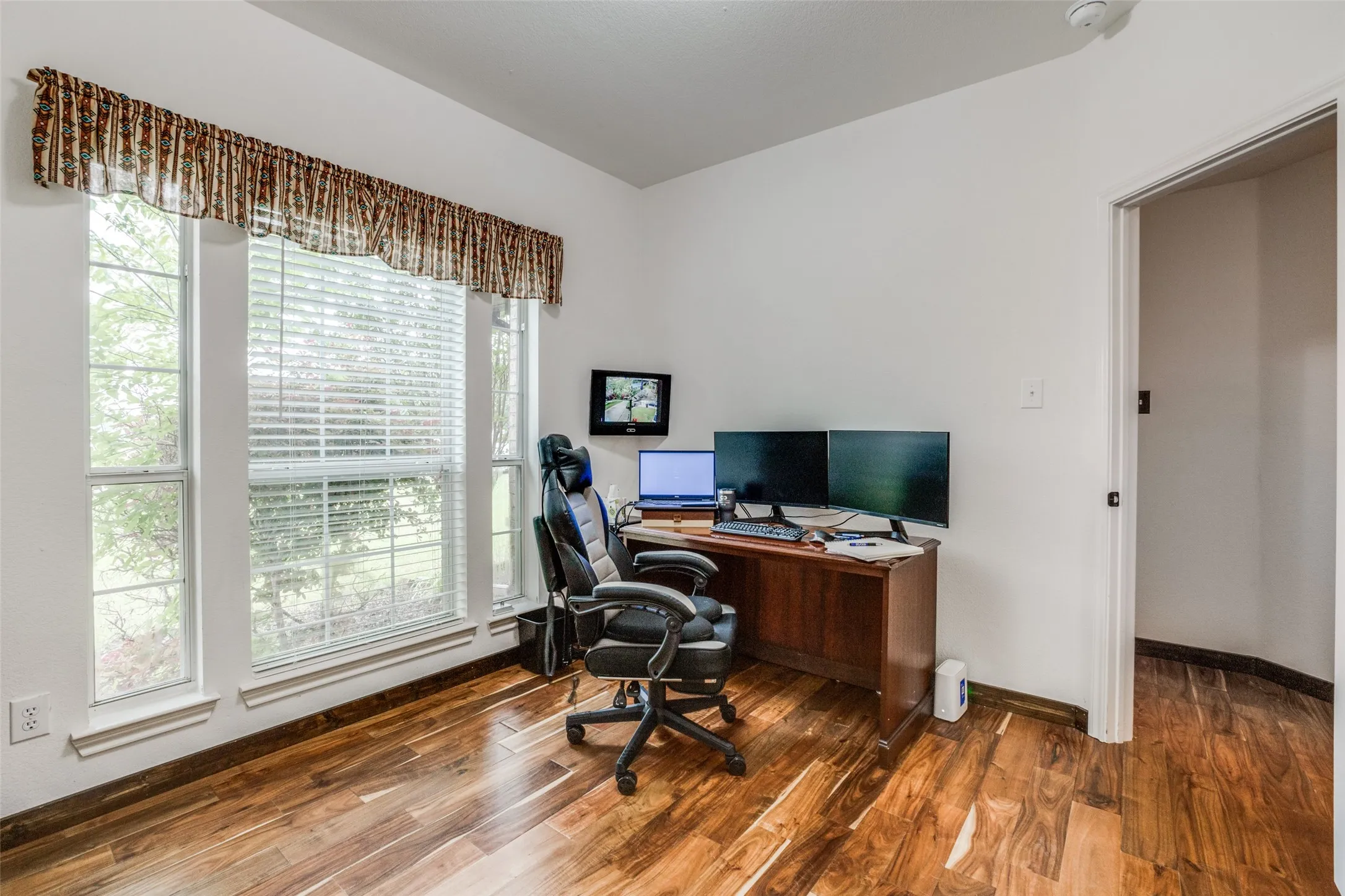 Single Family Residence For Sale in Kaufman County , 14090 Fox Chase Drive, Forney, Texas 75126, 4 Bedroom, 3 Bathroom, 2 Garage spaces, 2,264 Sqft, built in 2003, mls#21384639, Real Estate Agent in Forney, Homes For Sale in Kaufman county, Homes For Sale in Forney, Realtor in Forney Texas, Real Estate Brokerage Independent Realty Texas, Luminita Cordes Realtor