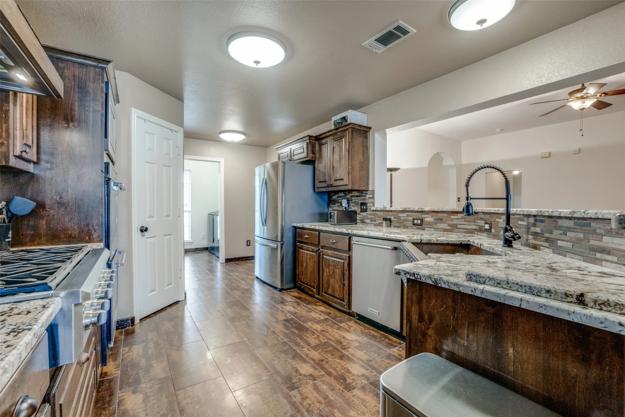 Single Family Residence For Sale in Kaufman County , 14090 Fox Chase Drive, Forney, Texas 75126, 4 Bedroom, 3 Bathroom, 2 Garage spaces, 2,264 Sqft, built in 2003, mls#21384639, Real Estate Agent in Forney, Homes For Sale in Kaufman county, Homes For Sale in Forney, Realtor in Forney Texas, Real Estate Brokerage Independent Realty Texas, Luminita Cordes Realtor