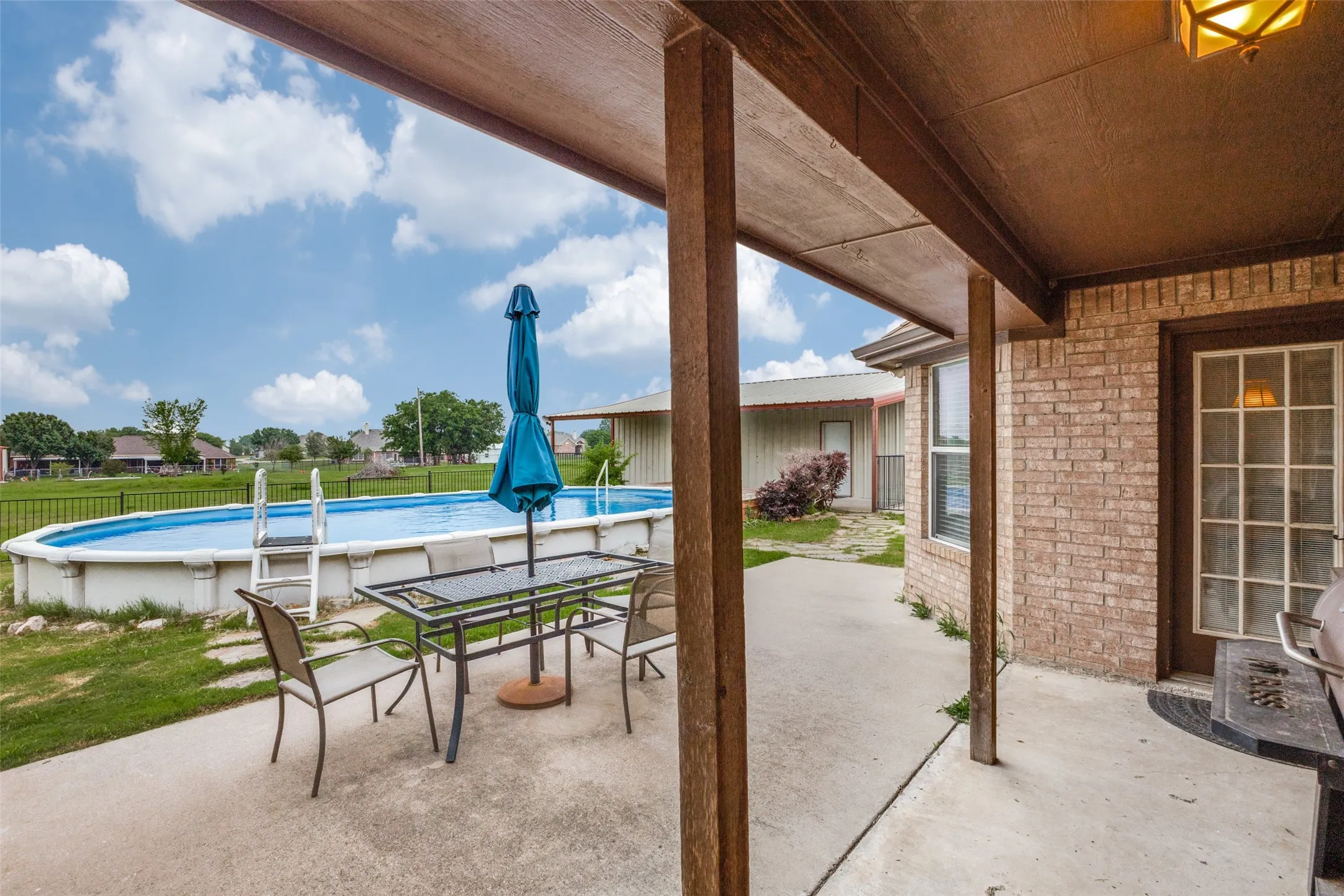 Single Family Residence For Sale in Kaufman County , 14090 Fox Chase Drive, Forney, Texas 75126, 4 Bedroom, 3 Bathroom, 2 Garage spaces, 2,264 Sqft, built in 2003, mls#21384639, Real Estate Agent in Forney, Homes For Sale in Kaufman county, Homes For Sale in Forney, Realtor in Forney Texas, Real Estate Brokerage Independent Realty Texas, Luminita Cordes Realtor