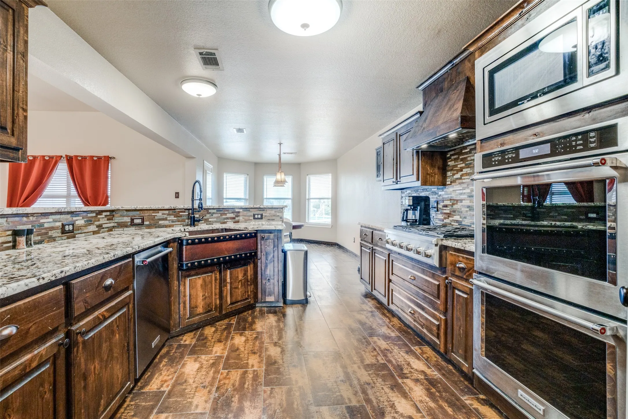 Single Family Residence For Sale in Kaufman County , 14090 Fox Chase Drive, Forney, Texas 75126, 4 Bedroom, 3 Bathroom, 2 Garage spaces, 2,264 Sqft, built in 2003, mls#21384639, Real Estate Agent in Forney, Homes For Sale in Kaufman county, Homes For Sale in Forney, Realtor in Forney Texas, Real Estate Brokerage Independent Realty Texas, Luminita Cordes Realtor
