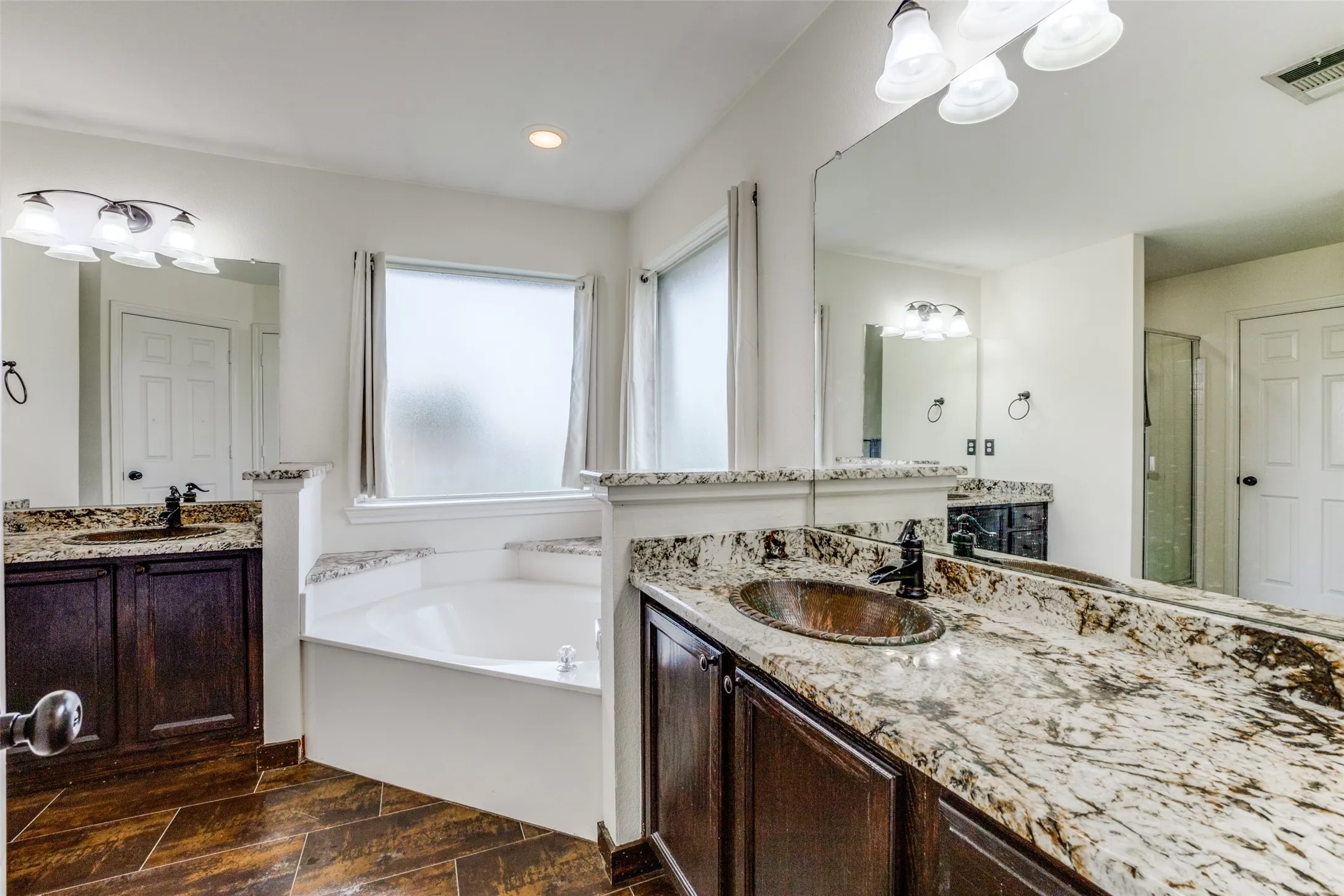 Single Family Residence For Sale in Kaufman County , 14090 Fox Chase Drive, Forney, Texas 75126, 4 Bedroom, 3 Bathroom, 2 Garage spaces, 2,264 Sqft, built in 2003, mls#21384639, Real Estate Agent in Forney, Homes For Sale in Kaufman county, Homes For Sale in Forney, Realtor in Forney Texas, Real Estate Brokerage Independent Realty Texas, Luminita Cordes Realtor