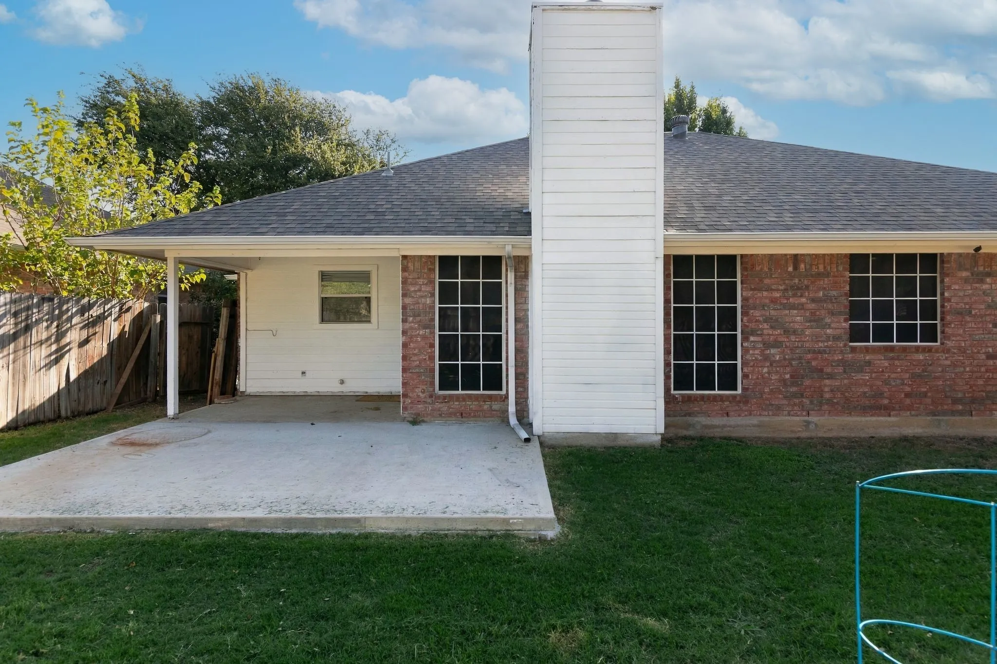Single Family Residence For Sale in Tarrant County , 7305 Amber Drive, Watauga, Texas 76148, 3 Bedroom, 2 Bathroom, 2 Garage spaces, 1,596 Sqft, built in 1993, mls#21386419, Real Estate Agent in Watauga, Homes For Sale in Tarrant county, Homes For Sale in Watauga, Realtor in Watauga Texas, Real Estate Brokerage Independent Realty Texas, Luminita Cordes Realtor