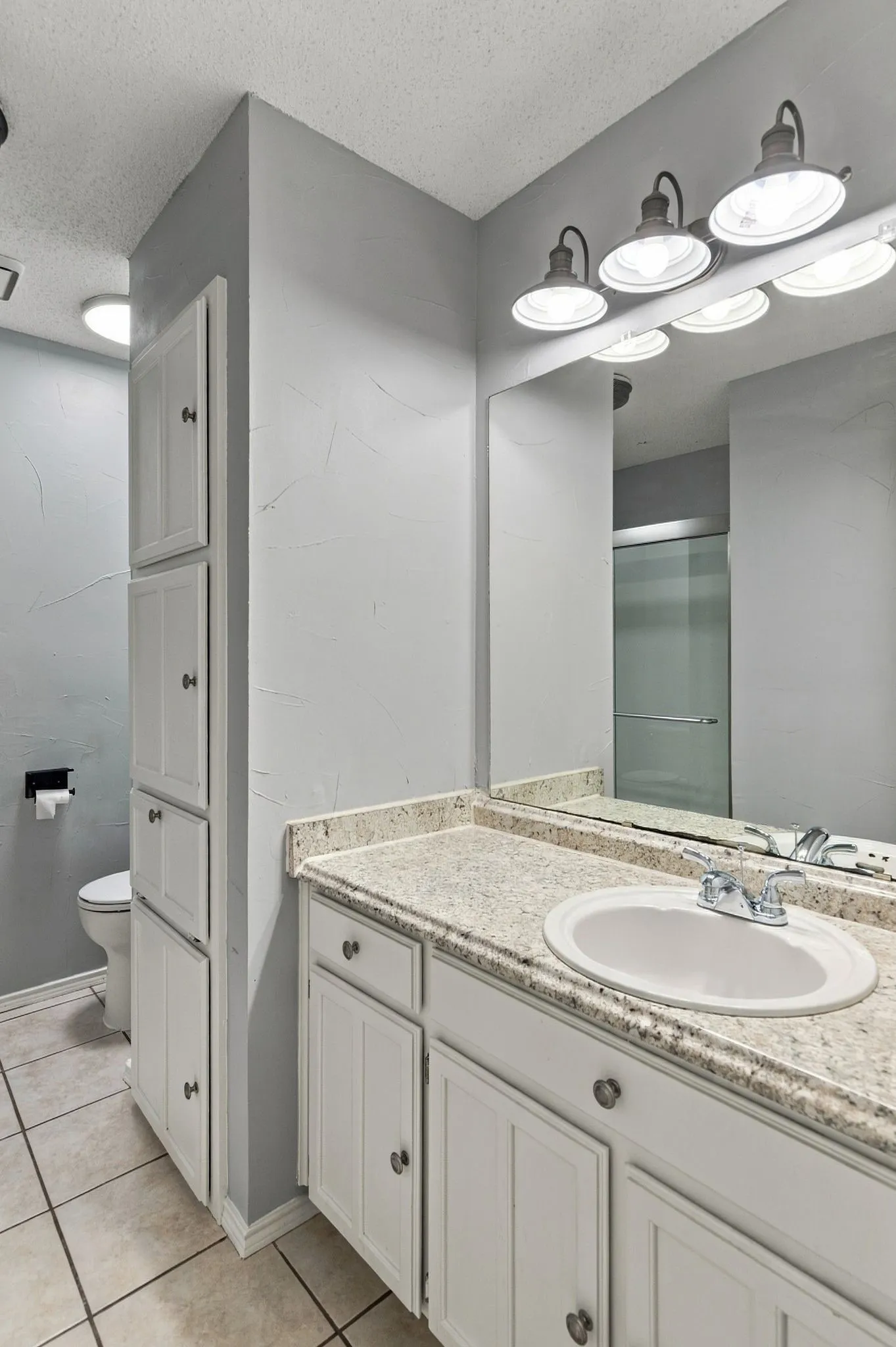 Single Family Residence For Sale in Tarrant County , 7305 Amber Drive, Watauga, Texas 76148, 3 Bedroom, 2 Bathroom, 2 Garage spaces, 1,596 Sqft, built in 1993, mls#21386419, Real Estate Agent in Watauga, Homes For Sale in Tarrant county, Homes For Sale in Watauga, Realtor in Watauga Texas, Real Estate Brokerage Independent Realty Texas, Luminita Cordes Realtor