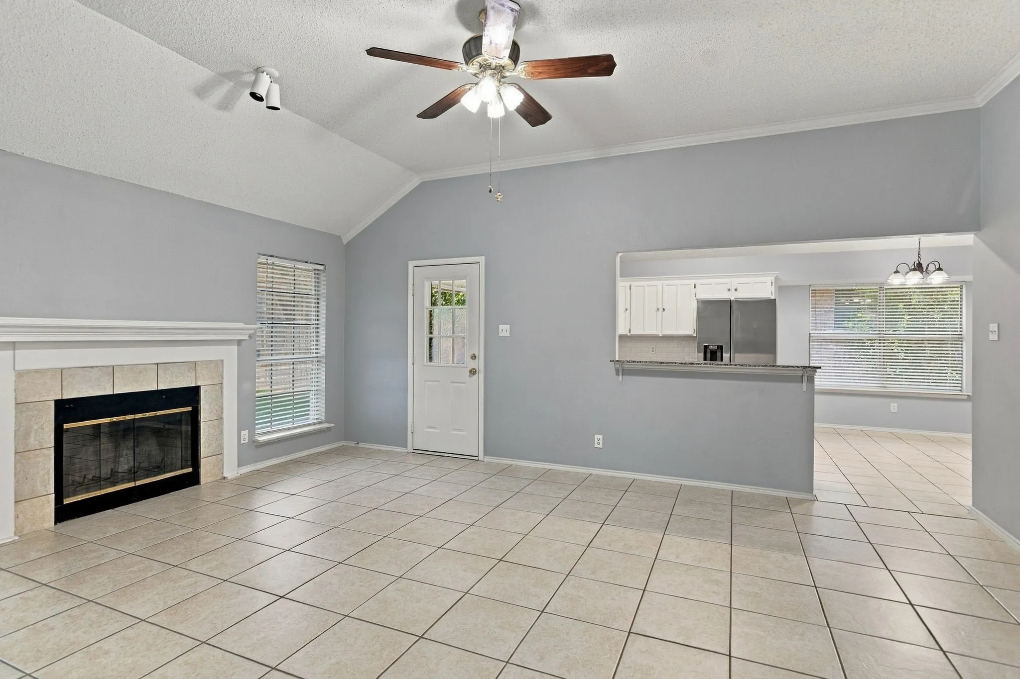 Single Family Residence For Sale in Tarrant County , 7305 Amber Drive, Watauga, Texas 76148, 3 Bedroom, 2 Bathroom, 2 Garage spaces, 1,596 Sqft, built in 1993, mls#21386419, Real Estate Agent in Watauga, Homes For Sale in Tarrant county, Homes For Sale in Watauga, Realtor in Watauga Texas, Real Estate Brokerage Independent Realty Texas, Luminita Cordes Realtor