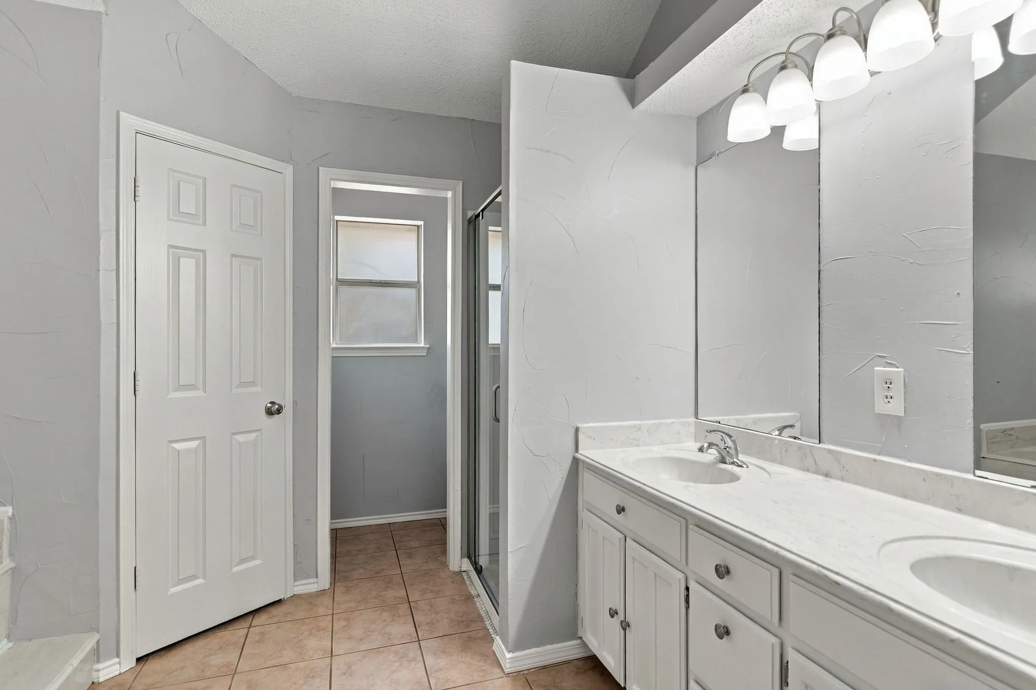 Single Family Residence For Sale in Tarrant County , 7305 Amber Drive, Watauga, Texas 76148, 3 Bedroom, 2 Bathroom, 2 Garage spaces, 1,596 Sqft, built in 1993, mls#21386419, Real Estate Agent in Watauga, Homes For Sale in Tarrant county, Homes For Sale in Watauga, Realtor in Watauga Texas, Real Estate Brokerage Independent Realty Texas, Luminita Cordes Realtor