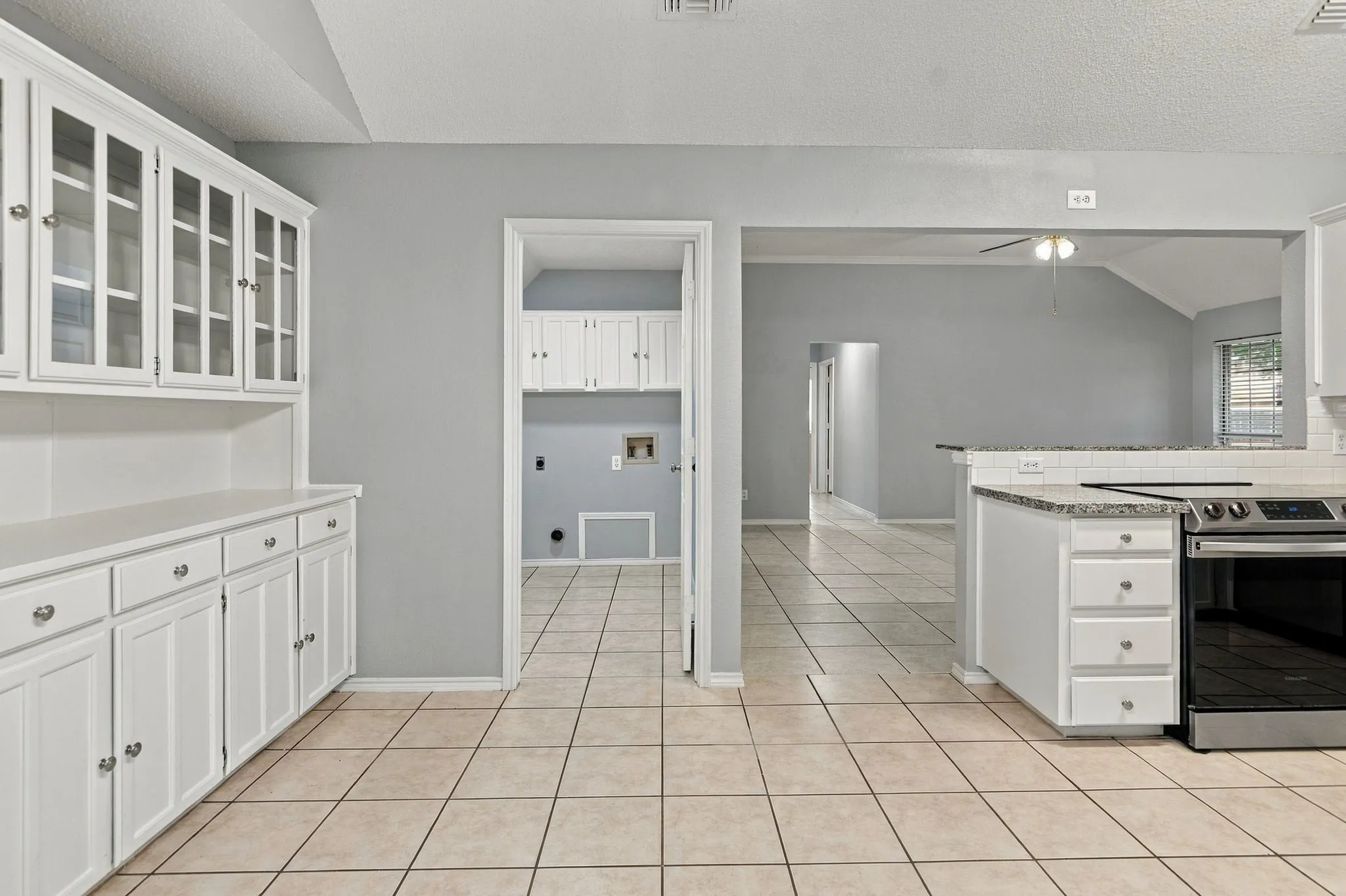 Single Family Residence For Sale in Tarrant County , 7305 Amber Drive, Watauga, Texas 76148, 3 Bedroom, 2 Bathroom, 2 Garage spaces, 1,596 Sqft, built in 1993, mls#21386419, Real Estate Agent in Watauga, Homes For Sale in Tarrant county, Homes For Sale in Watauga, Realtor in Watauga Texas, Real Estate Brokerage Independent Realty Texas, Luminita Cordes Realtor