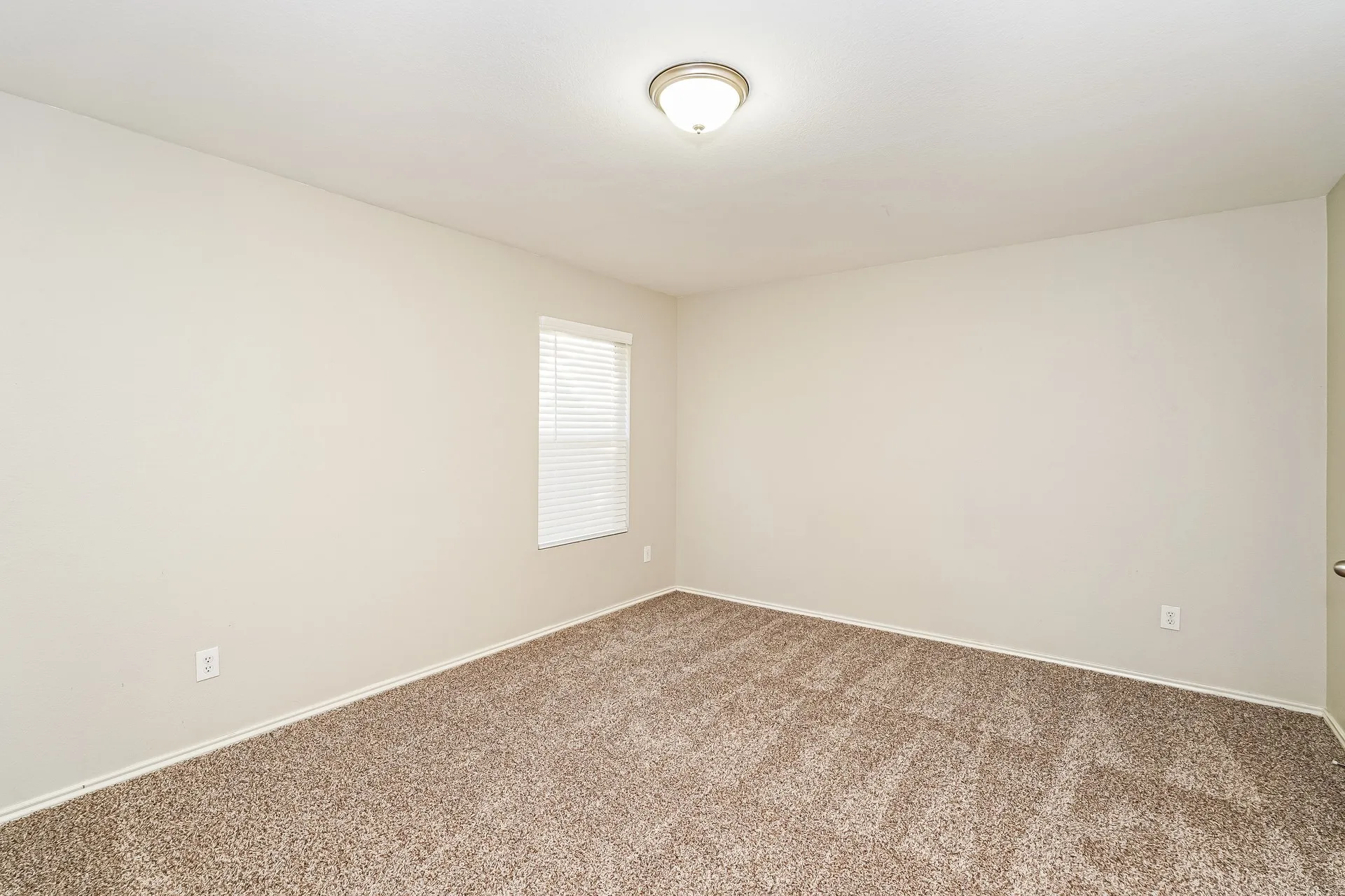 Single Family Residence For Rent in Johnson County , 716 Wrigley Drive, Burleson, Texas 76028, 4 Bedroom, 3 Bathroom, 2 Garage spaces, 2,603 Sqft, built in 2006, mls#21386431, Real Estate Agent in Burleson, Homes For Rent in Johnson county, Homes For Rent in Burleson, Realtor in Burleson Texas, Real Estate Brokerage Independent Realty Texas, Luminita Cordes Realtor