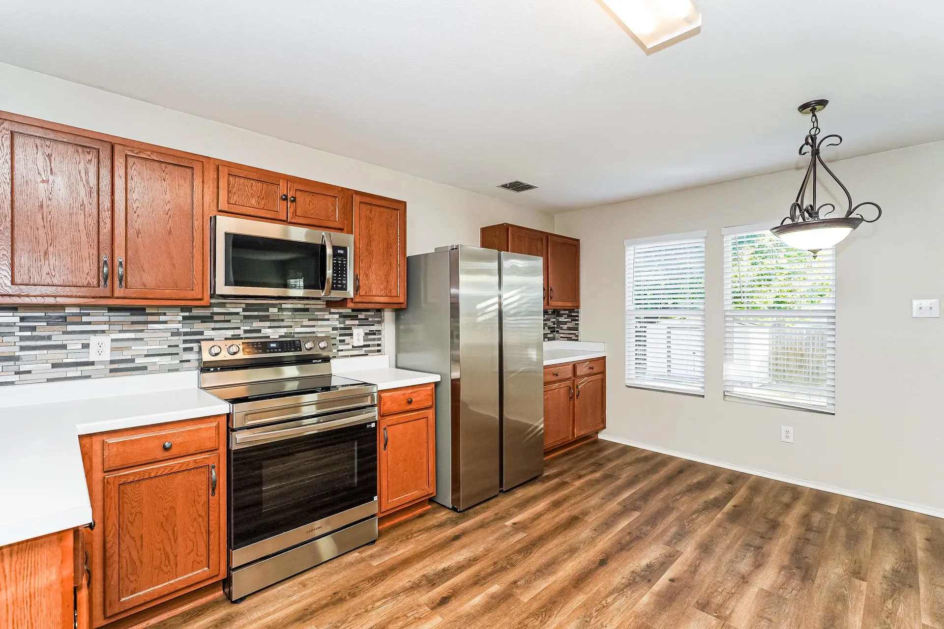 Single Family Residence For Rent in Johnson County , 716 Wrigley Drive, Burleson, Texas 76028, 4 Bedroom, 3 Bathroom, 2 Garage spaces, 2,603 Sqft, built in 2006, mls#21386431, Real Estate Agent in Burleson, Homes For Rent in Johnson county, Homes For Rent in Burleson, Realtor in Burleson Texas, Real Estate Brokerage Independent Realty Texas, Luminita Cordes Realtor