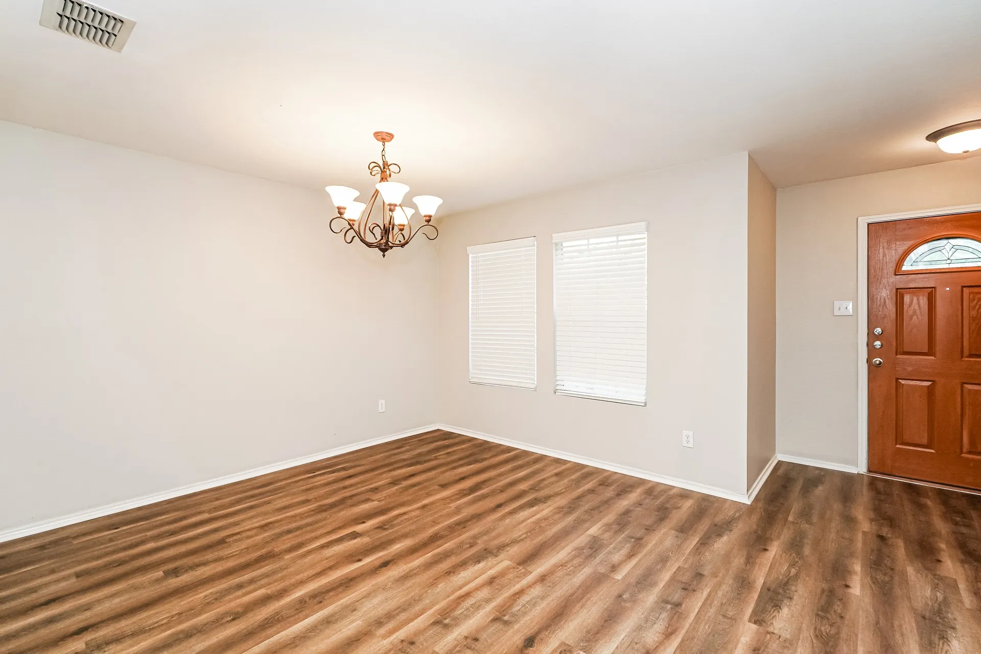 Single Family Residence For Rent in Johnson County , 716 Wrigley Drive, Burleson, Texas 76028, 4 Bedroom, 3 Bathroom, 2 Garage spaces, 2,603 Sqft, built in 2006, mls#21386431, Real Estate Agent in Burleson, Homes For Rent in Johnson county, Homes For Rent in Burleson, Realtor in Burleson Texas, Real Estate Brokerage Independent Realty Texas, Luminita Cordes Realtor