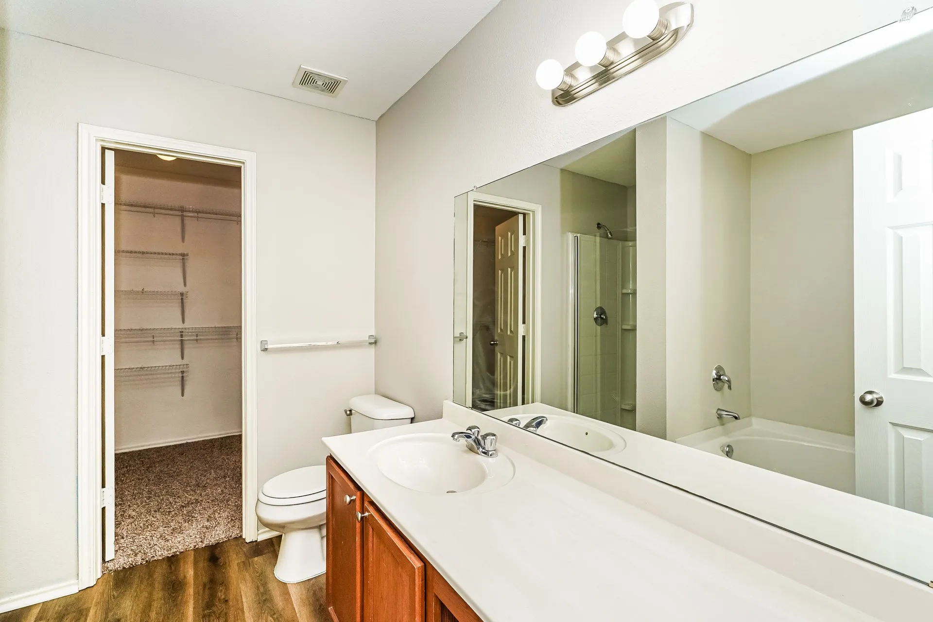 Single Family Residence For Rent in Johnson County , 716 Wrigley Drive, Burleson, Texas 76028, 4 Bedroom, 3 Bathroom, 2 Garage spaces, 2,603 Sqft, built in 2006, mls#21386431, Real Estate Agent in Burleson, Homes For Rent in Johnson county, Homes For Rent in Burleson, Realtor in Burleson Texas, Real Estate Brokerage Independent Realty Texas, Luminita Cordes Realtor