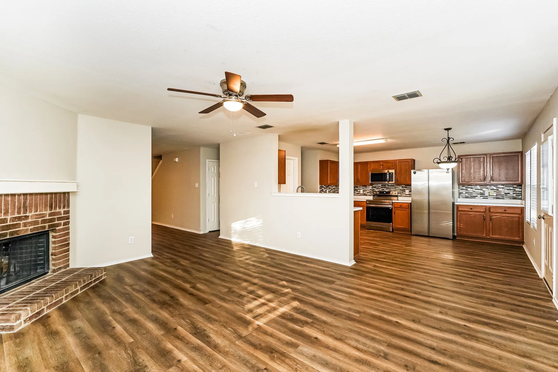 Single Family Residence For Rent in Johnson County , 716 Wrigley Drive, Burleson, Texas 76028, 4 Bedroom, 3 Bathroom, 2 Garage spaces, 2,603 Sqft, built in 2006, mls#21386431, Real Estate Agent in Burleson, Homes For Rent in Johnson county, Homes For Rent in Burleson, Realtor in Burleson Texas, Real Estate Brokerage Independent Realty Texas, Luminita Cordes Realtor
