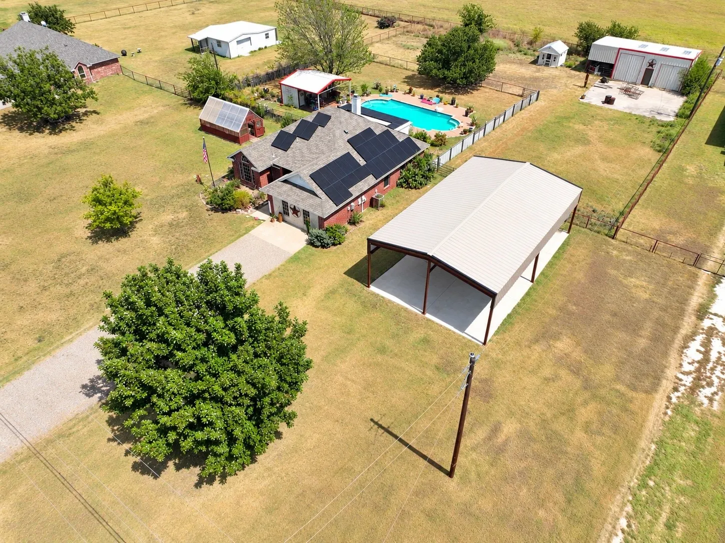 Single Family Residence For Sale in Johnson County , 10612 County Road 1001, Godley, Texas 76044, 4 Bedroom, 2 Bathroom, Garage spaces, 1,807 Sqft, built in 2001, mls#21376750, Real Estate Agent in Godley, Homes For Sale in Johnson county, Homes For Sale in Godley, Realtor in Godley Texas, Real Estate Brokerage Independent Realty Texas, Luminita Cordes Realtor