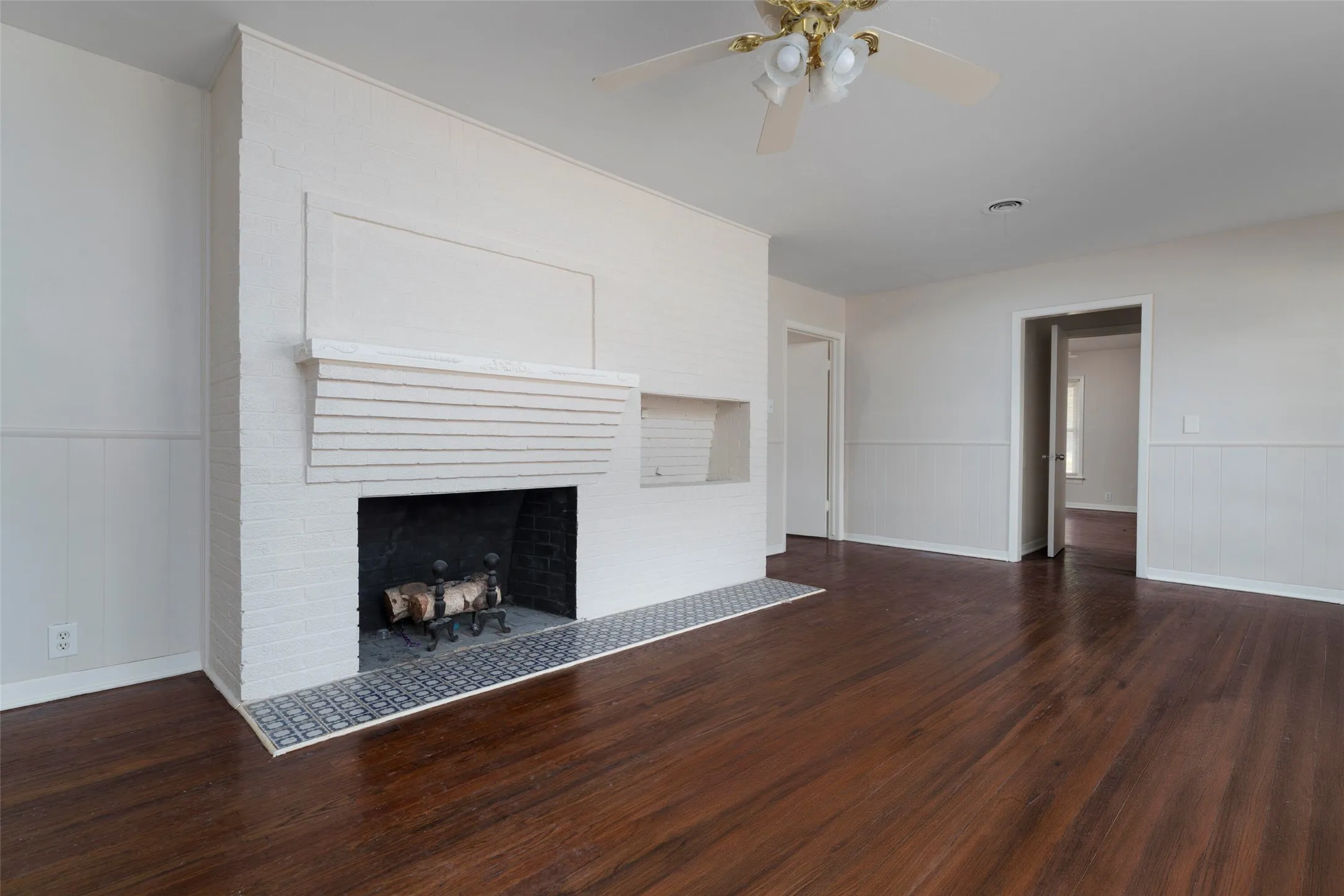 Single Family Residence For Sale in Dallas County , 1119 Dula Circle, Duncanville, Texas 75116, 4 Bedroom, 3 Bathroom, Garage spaces, 2,735 Sqft, built in 1950, mls#21386422, Real Estate Agent in Duncanville, Homes For Sale in Dallas county, Homes For Sale in Duncanville, Realtor in Duncanville Texas, Real Estate Brokerage Independent Realty Texas, Luminita Cordes Realtor
