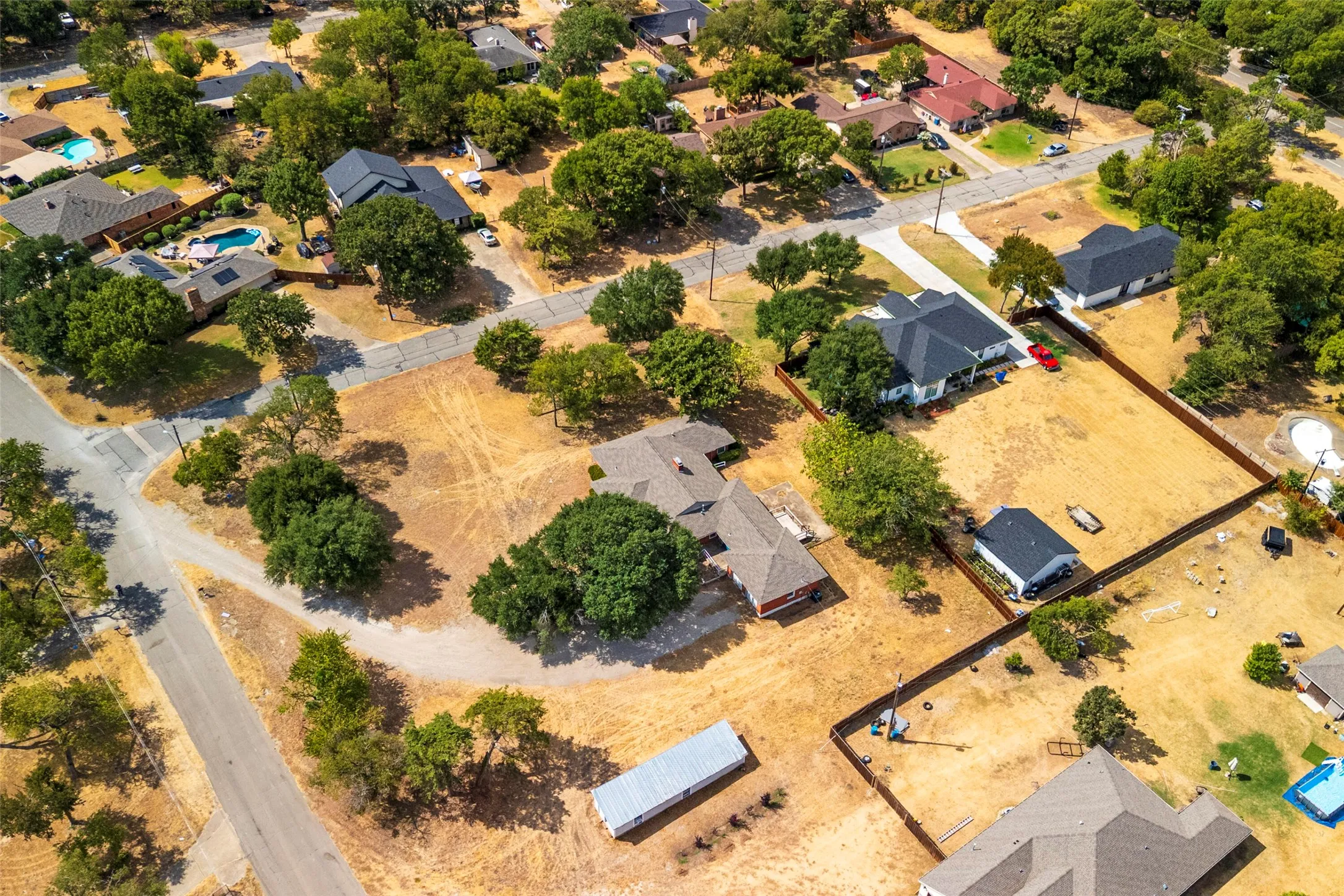 Single Family Residence For Sale in Dallas County , 1119 Dula Circle, Duncanville, Texas 75116, 4 Bedroom, 3 Bathroom, Garage spaces, 2,735 Sqft, built in 1950, mls#21386422, Real Estate Agent in Duncanville, Homes For Sale in Dallas county, Homes For Sale in Duncanville, Realtor in Duncanville Texas, Real Estate Brokerage Independent Realty Texas, Luminita Cordes Realtor