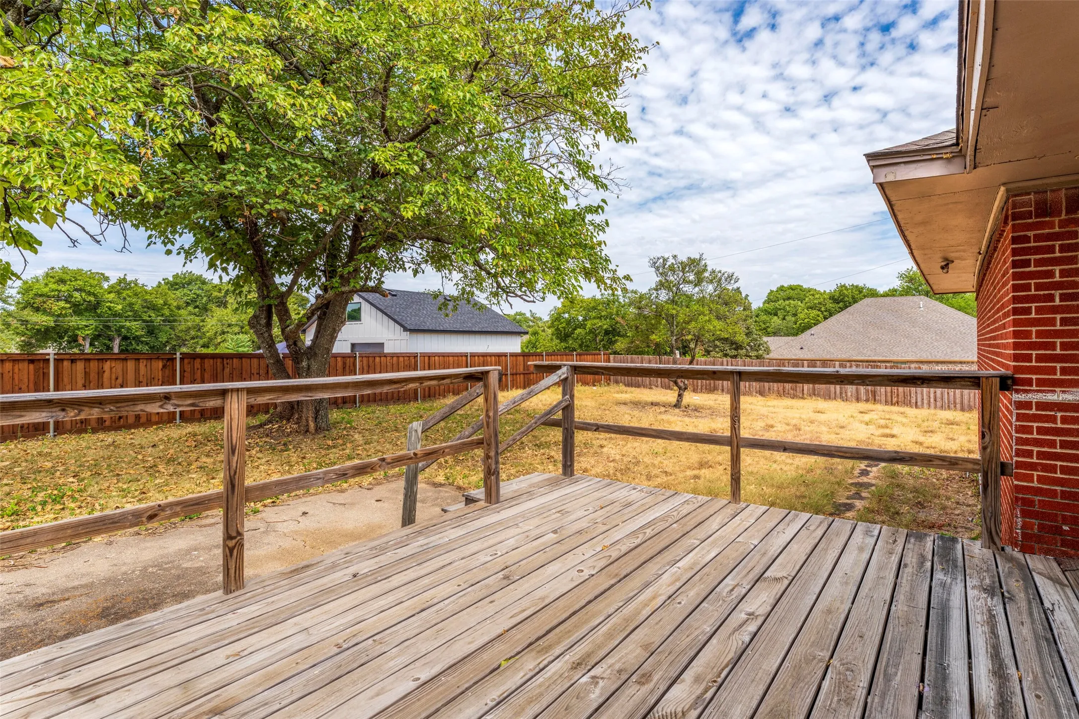 Single Family Residence For Sale in Dallas County , 1119 Dula Circle, Duncanville, Texas 75116, 4 Bedroom, 3 Bathroom, Garage spaces, 2,735 Sqft, built in 1950, mls#21386422, Real Estate Agent in Duncanville, Homes For Sale in Dallas county, Homes For Sale in Duncanville, Realtor in Duncanville Texas, Real Estate Brokerage Independent Realty Texas, Luminita Cordes Realtor