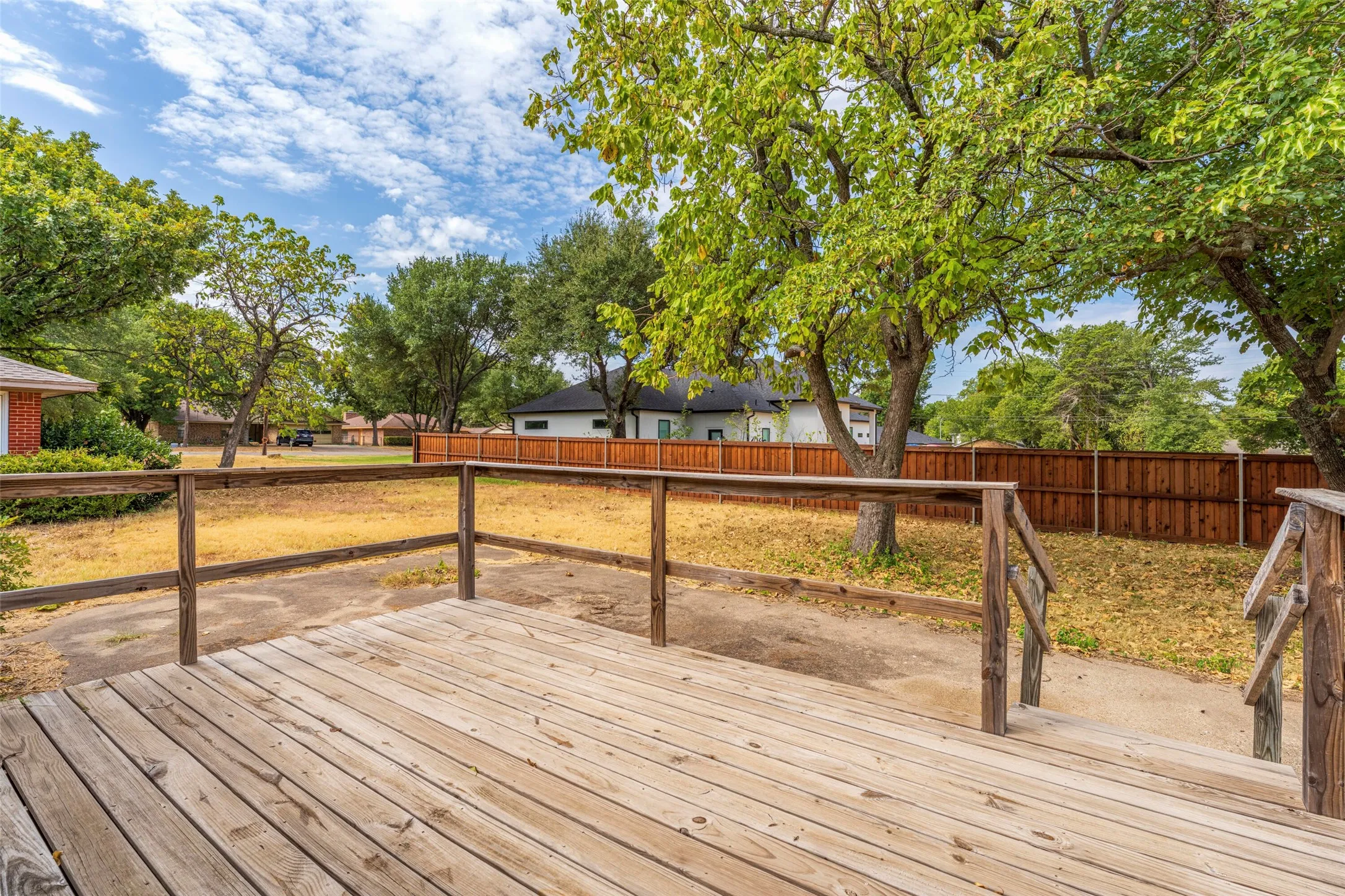 Single Family Residence For Sale in Dallas County , 1119 Dula Circle, Duncanville, Texas 75116, 4 Bedroom, 3 Bathroom, Garage spaces, 2,735 Sqft, built in 1950, mls#21386422, Real Estate Agent in Duncanville, Homes For Sale in Dallas county, Homes For Sale in Duncanville, Realtor in Duncanville Texas, Real Estate Brokerage Independent Realty Texas, Luminita Cordes Realtor