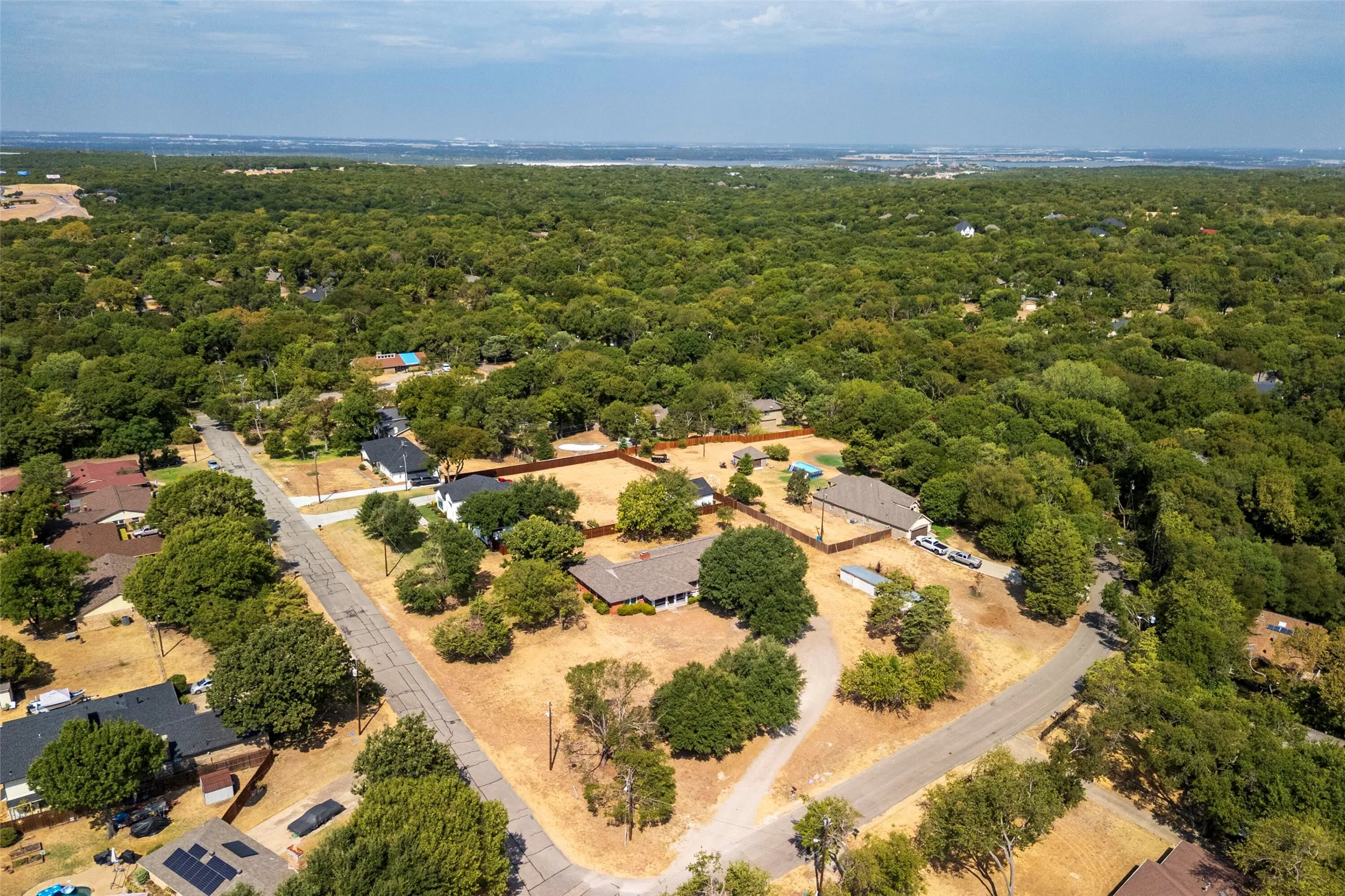 Single Family Residence For Sale in Dallas County , 1119 Dula Circle, Duncanville, Texas 75116, 4 Bedroom, 3 Bathroom, Garage spaces, 2,735 Sqft, built in 1950, mls#21386422, Real Estate Agent in Duncanville, Homes For Sale in Dallas county, Homes For Sale in Duncanville, Realtor in Duncanville Texas, Real Estate Brokerage Independent Realty Texas, Luminita Cordes Realtor