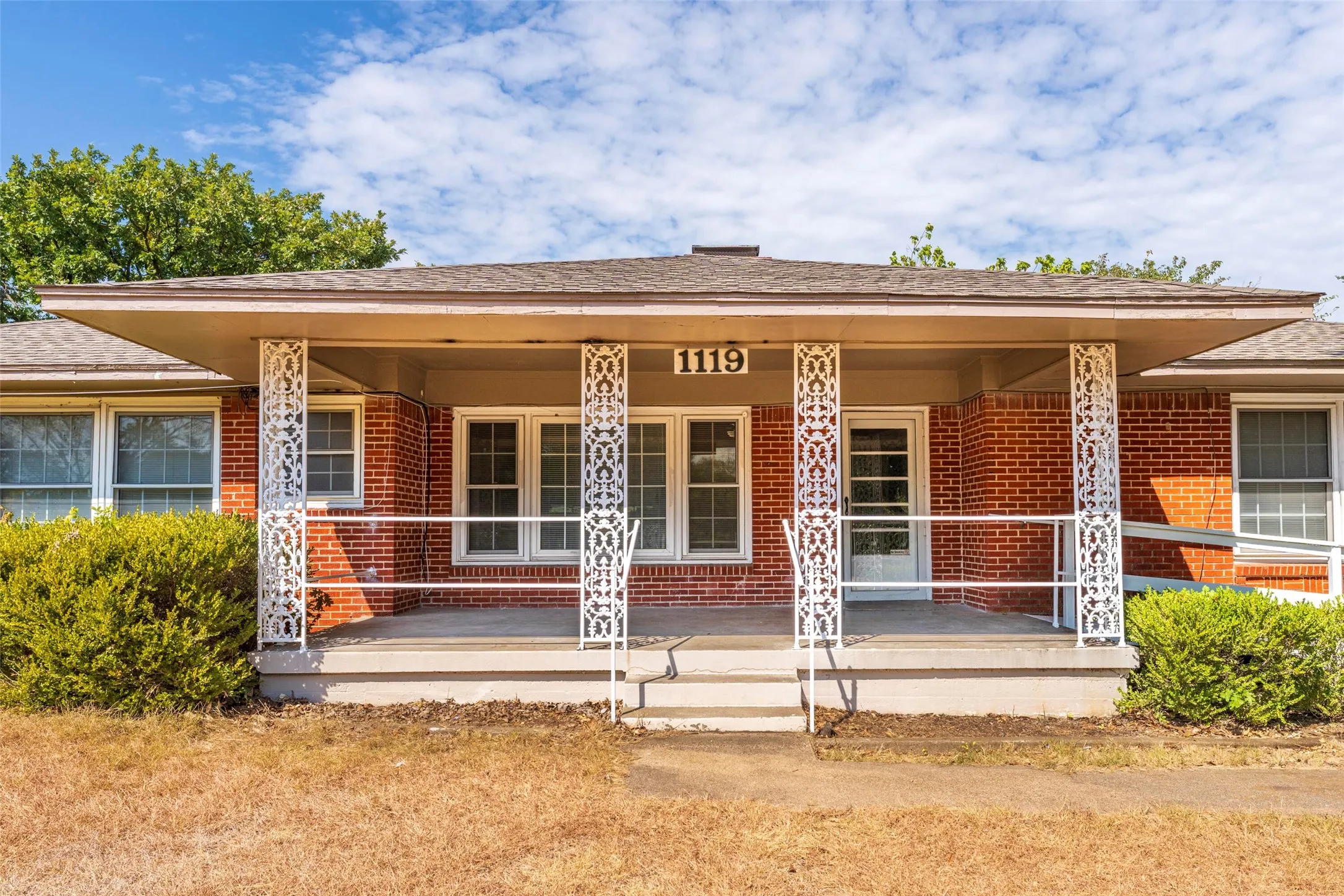 Single Family Residence For Sale in Dallas County , 1119 Dula Circle, Duncanville, Texas 75116, 4 Bedroom, 3 Bathroom, Garage spaces, 2,735 Sqft, built in 1950, mls#21386422, Real Estate Agent in Duncanville, Homes For Sale in Dallas county, Homes For Sale in Duncanville, Realtor in Duncanville Texas, Real Estate Brokerage Independent Realty Texas, Luminita Cordes Realtor