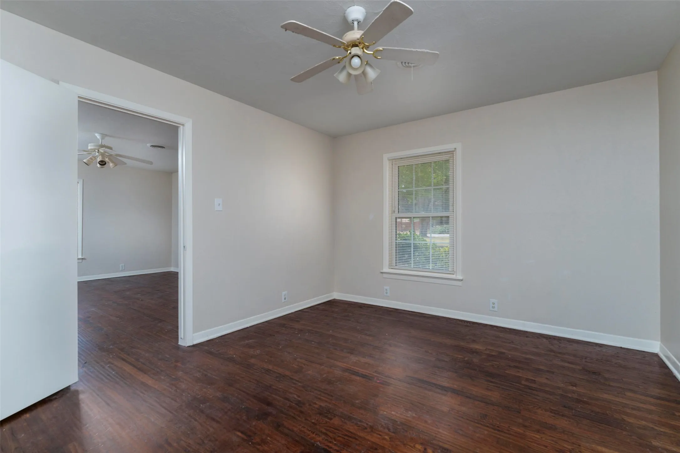 Single Family Residence For Sale in Dallas County , 1119 Dula Circle, Duncanville, Texas 75116, 4 Bedroom, 3 Bathroom, Garage spaces, 2,735 Sqft, built in 1950, mls#21386422, Real Estate Agent in Duncanville, Homes For Sale in Dallas county, Homes For Sale in Duncanville, Realtor in Duncanville Texas, Real Estate Brokerage Independent Realty Texas, Luminita Cordes Realtor