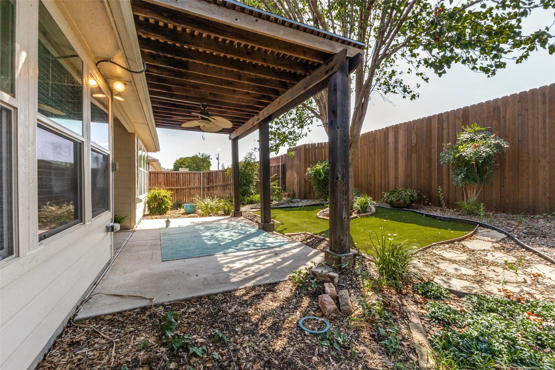 Single Family Residence For Rent in Collin County , 608 Byron Nelson Drive, Mc Kinney, Texas 75072, 3 Bedroom, 2 Bathroom, 2 Garage spaces, 2,045 Sqft, built in 2009, mls#21386436, Real Estate Agent in Mc Kinney, Homes For Rent in Collin county, Homes For Rent in Mc Kinney, Realtor in Mc Kinney Texas, Real Estate Brokerage Independent Realty Texas, Luminita Cordes Realtor