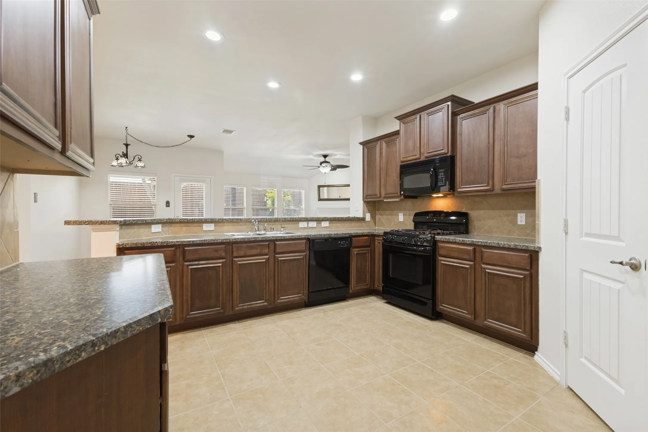 Single Family Residence For Rent in Collin County , 608 Byron Nelson Drive, Mc Kinney, Texas 75072, 3 Bedroom, 2 Bathroom, 2 Garage spaces, 2,045 Sqft, built in 2009, mls#21386436, Real Estate Agent in Mc Kinney, Homes For Rent in Collin county, Homes For Rent in Mc Kinney, Realtor in Mc Kinney Texas, Real Estate Brokerage Independent Realty Texas, Luminita Cordes Realtor